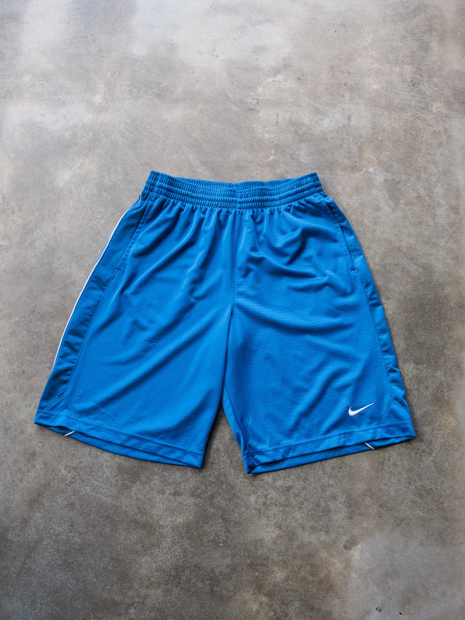 Vintage 00s Blue Nike Shorts (L)
