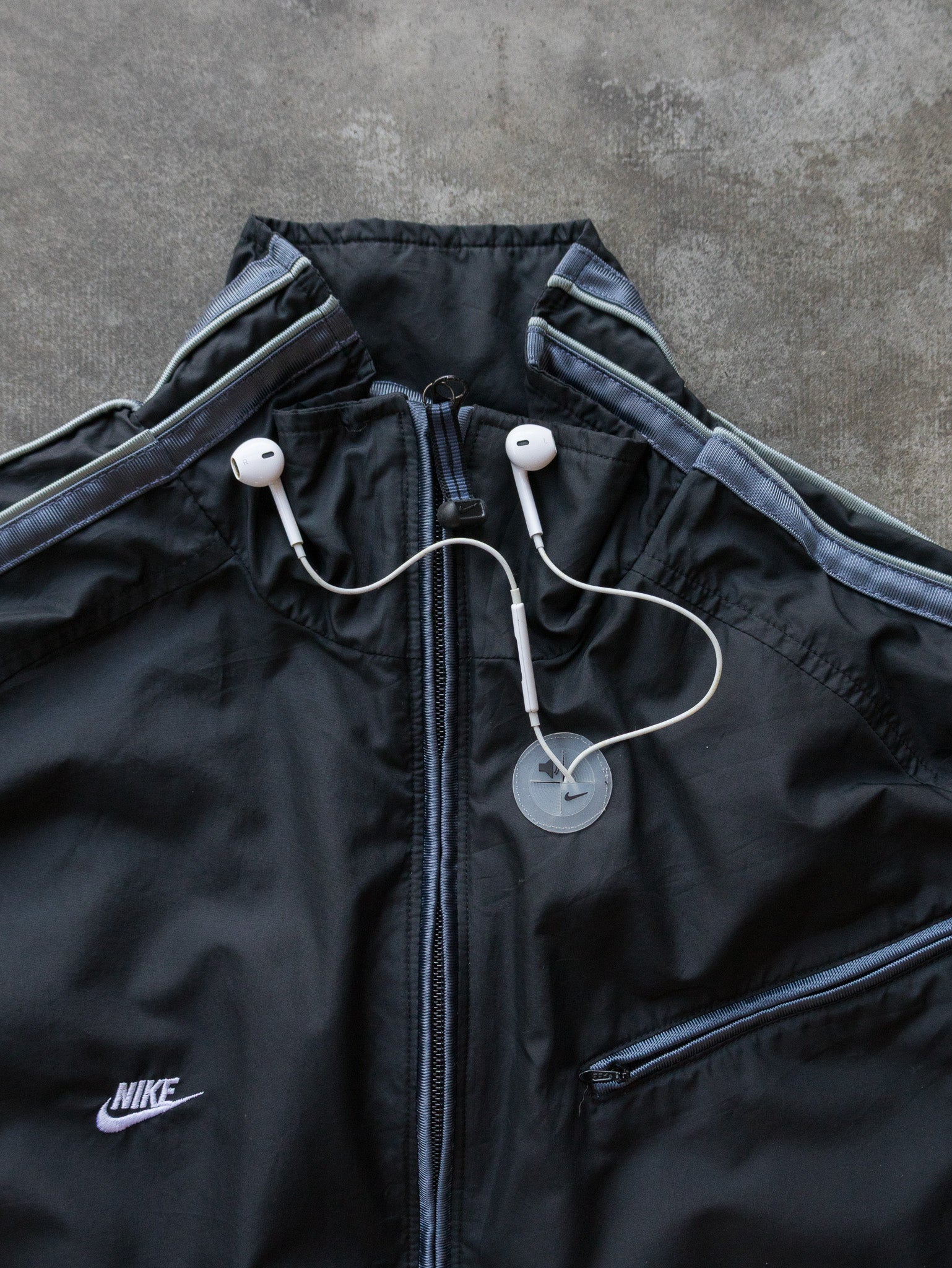 Vintage Black & Grey Nike Jacket (18-20Y)