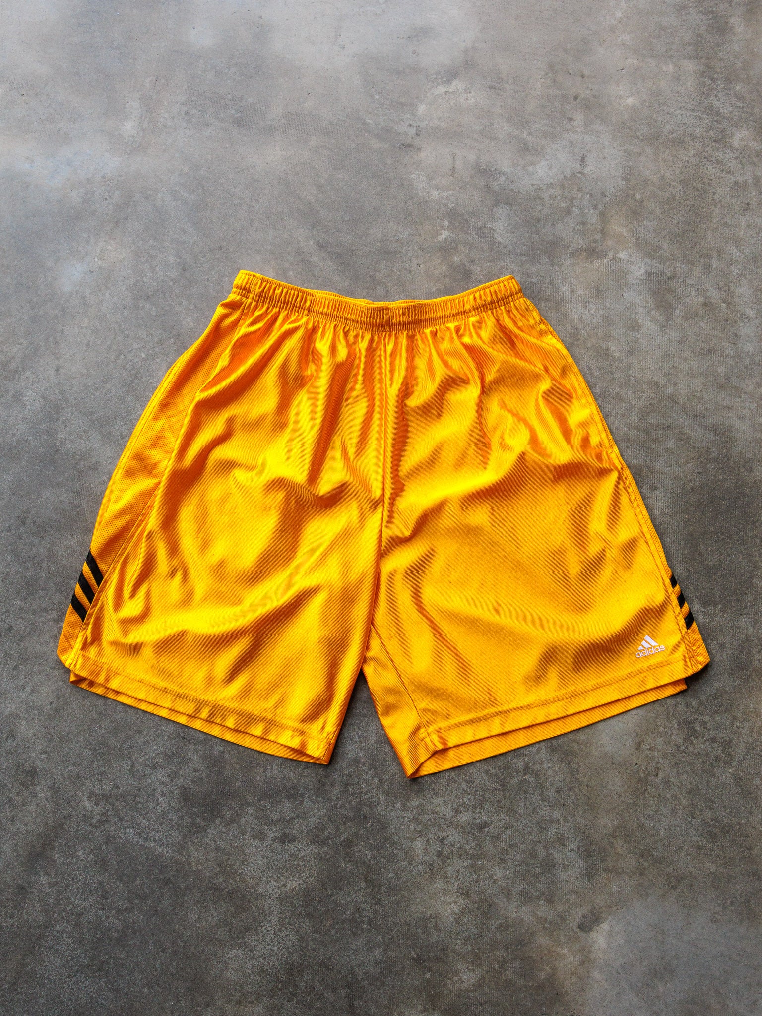 Vintage 00s Red Nike Basketball Shorts (L)