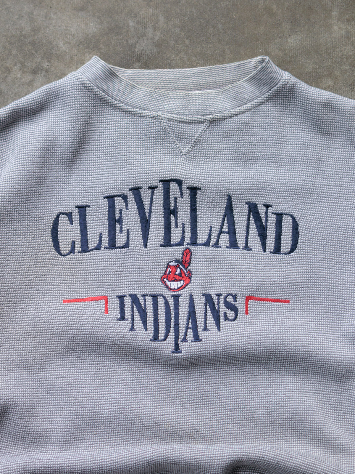 Vintage 90s Grey Cleveland Indians Sweatshirt (M)