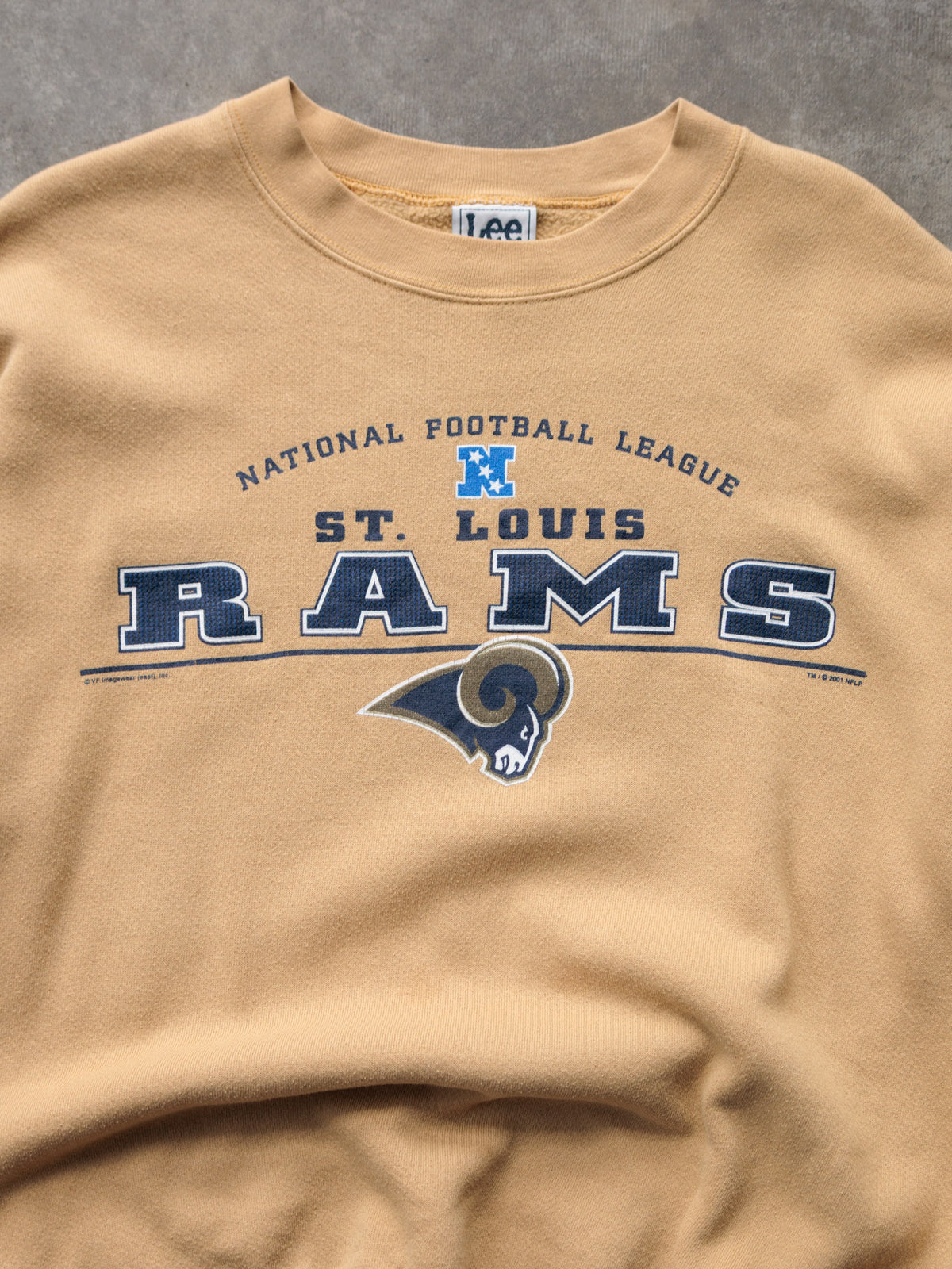 Vintage 2001 Beige Lee Sport St. Louis Rams Sweatshirt (L)