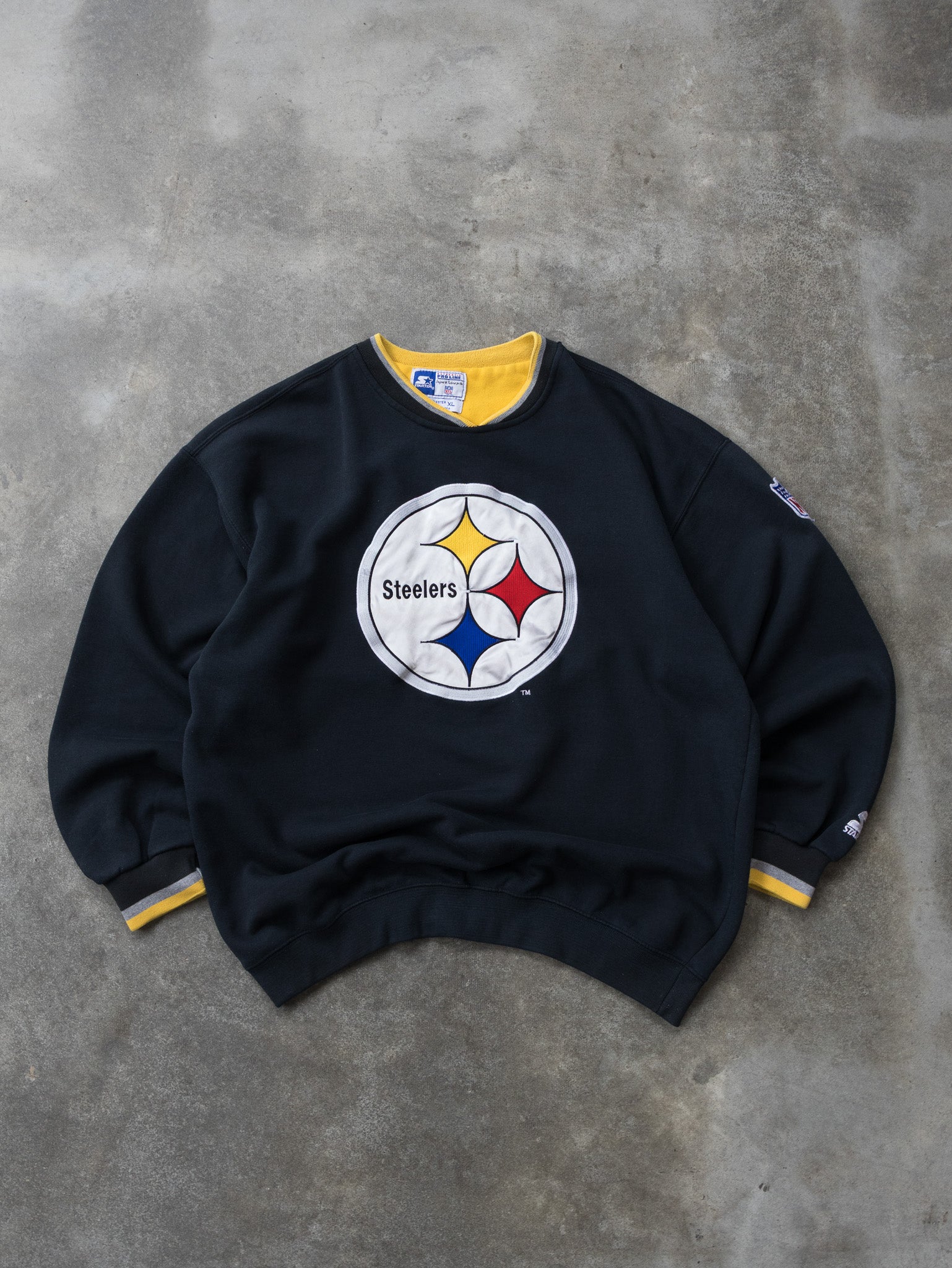 Vintage Black Pittsburgh Steelers Sweatshirt (XL)