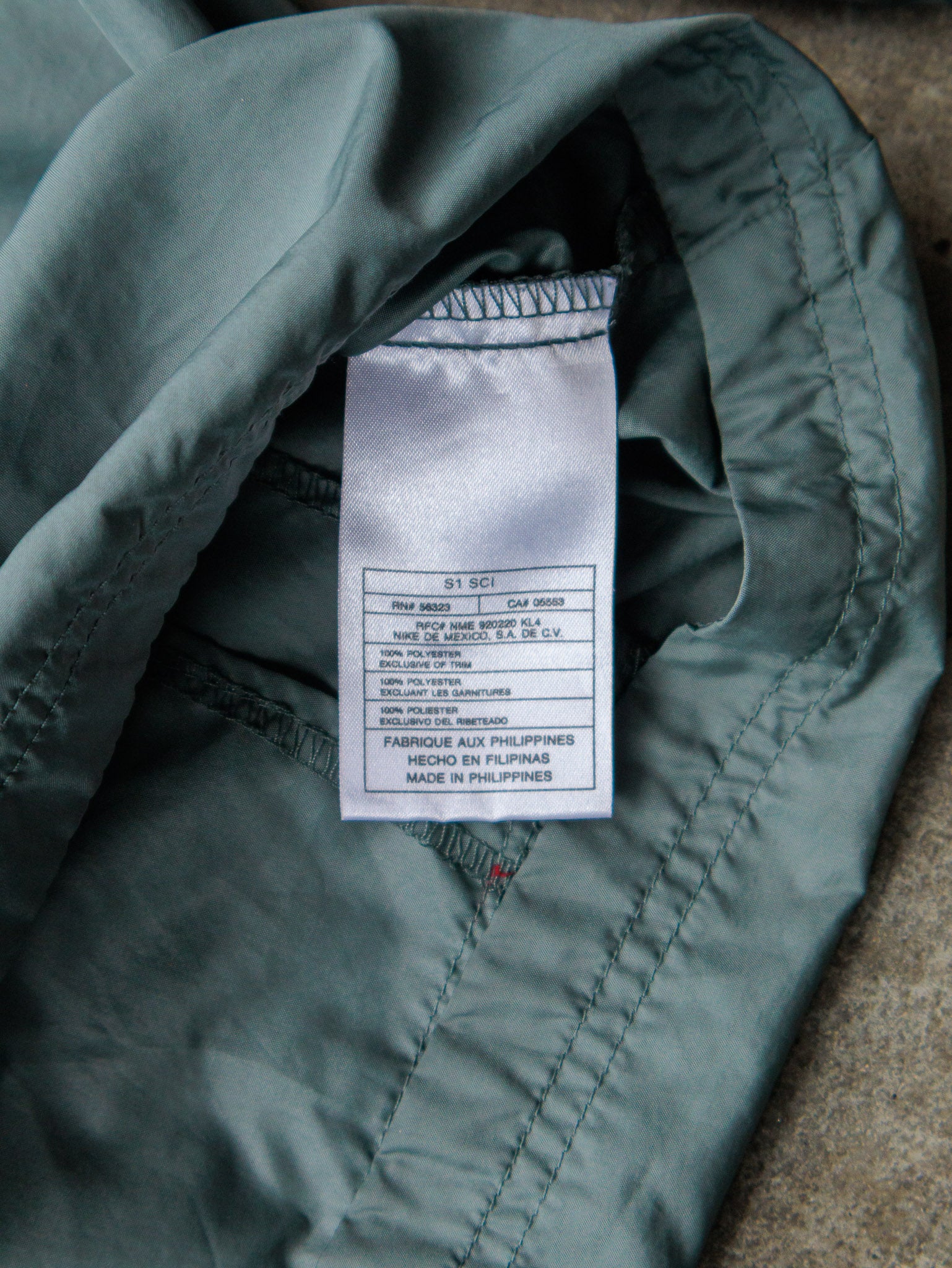 Vintage 00s Sage Green Nike Windbreaker (M)