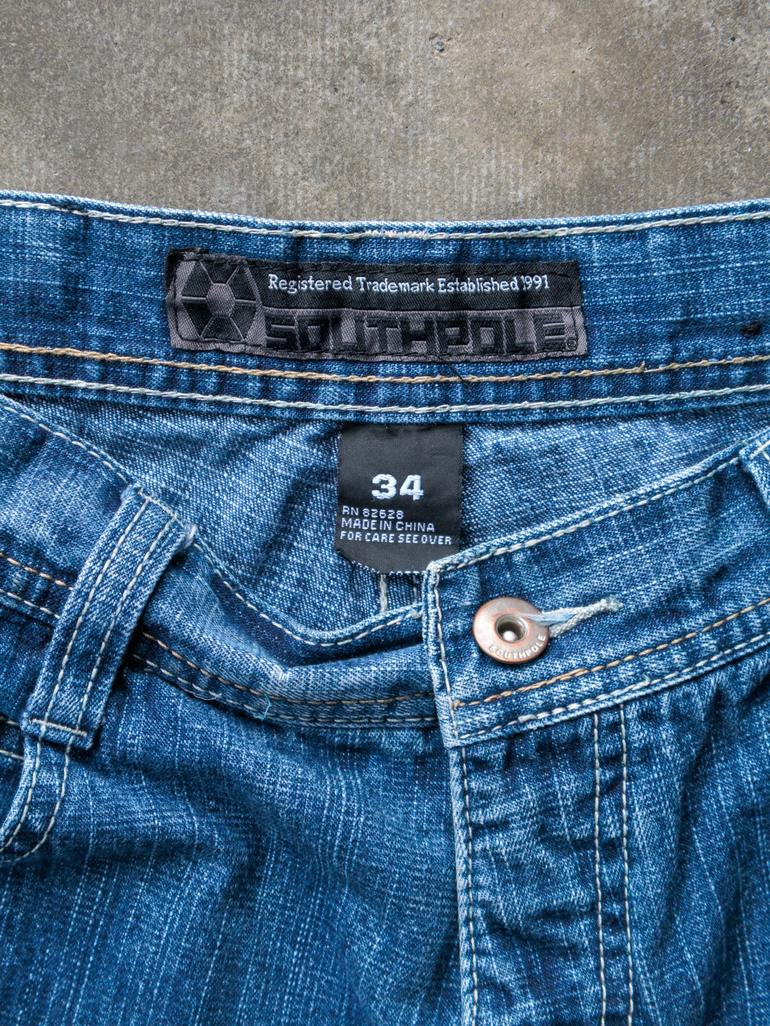 Vintage 00s Mid Wash Southpole Denim Shorts (W34)