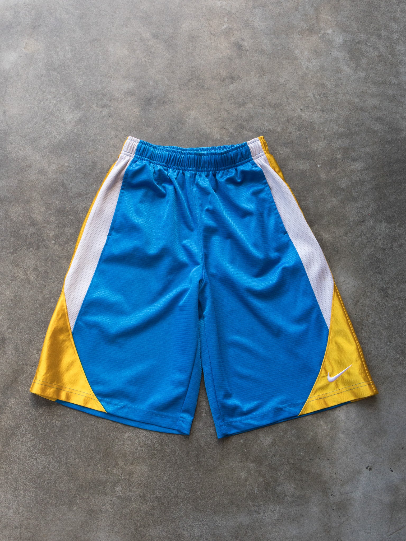 nike basketball shorts vintage