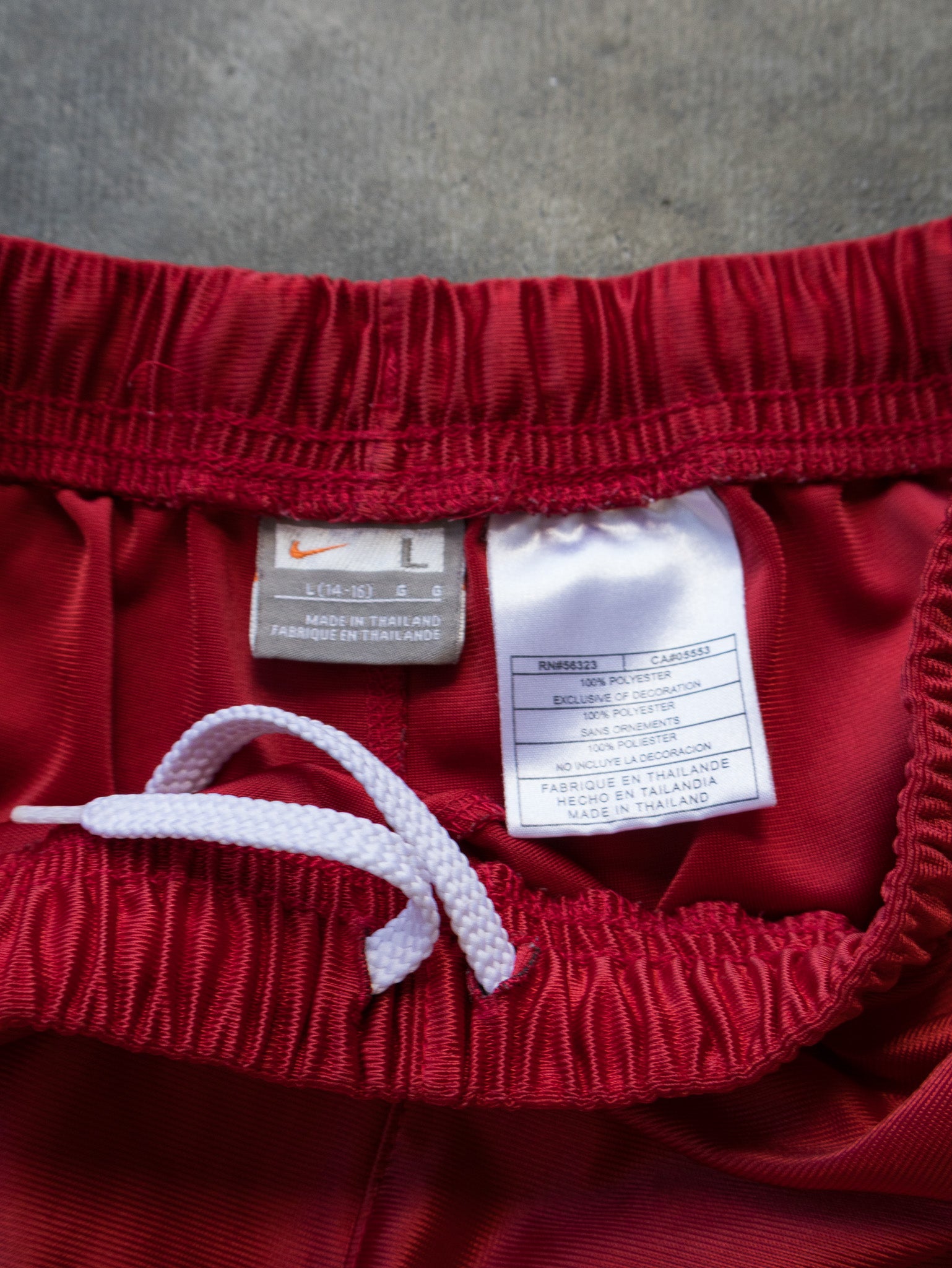 Vintage Red Nike Basketball Shorts (14–16Y)