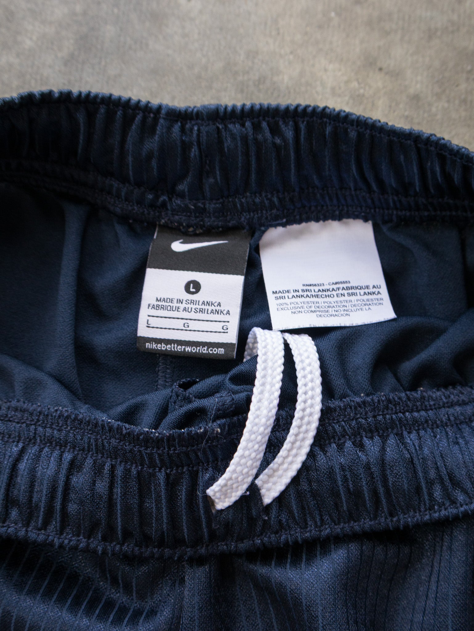 Vintage Navy Nike Basketball Shorts (S)