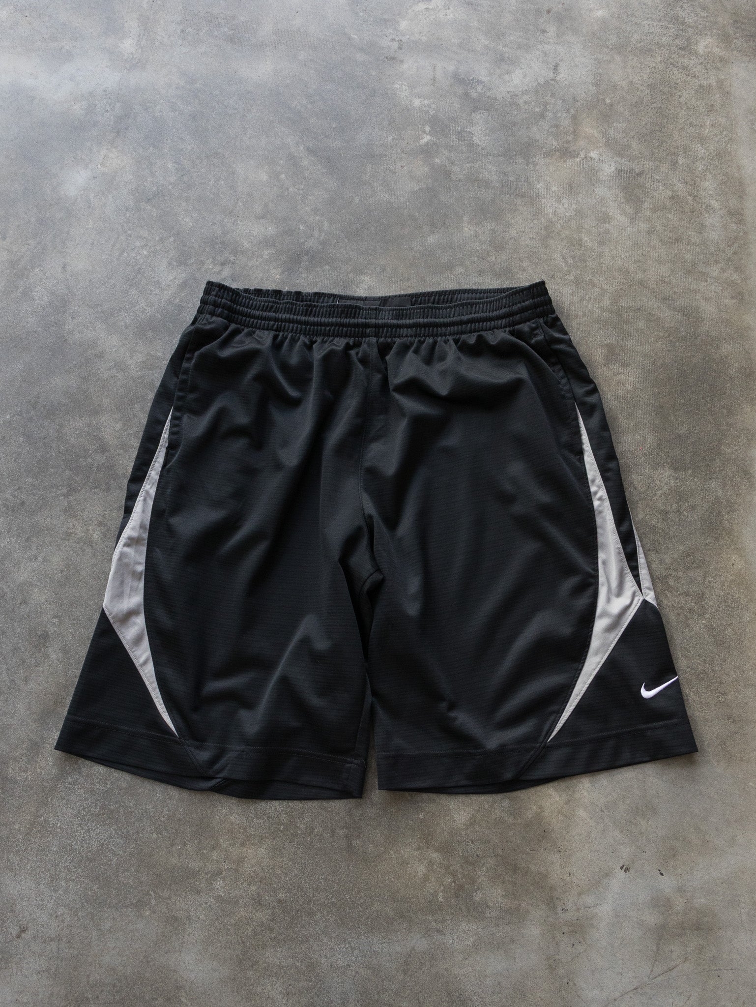 Vintage Black Nike Basketball Shorts (XL)