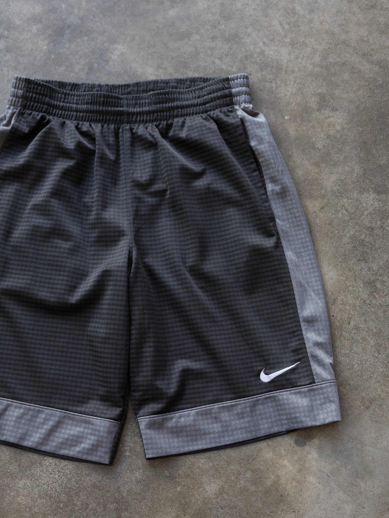 Vintage Grey Nike Basketball Shorts (S)