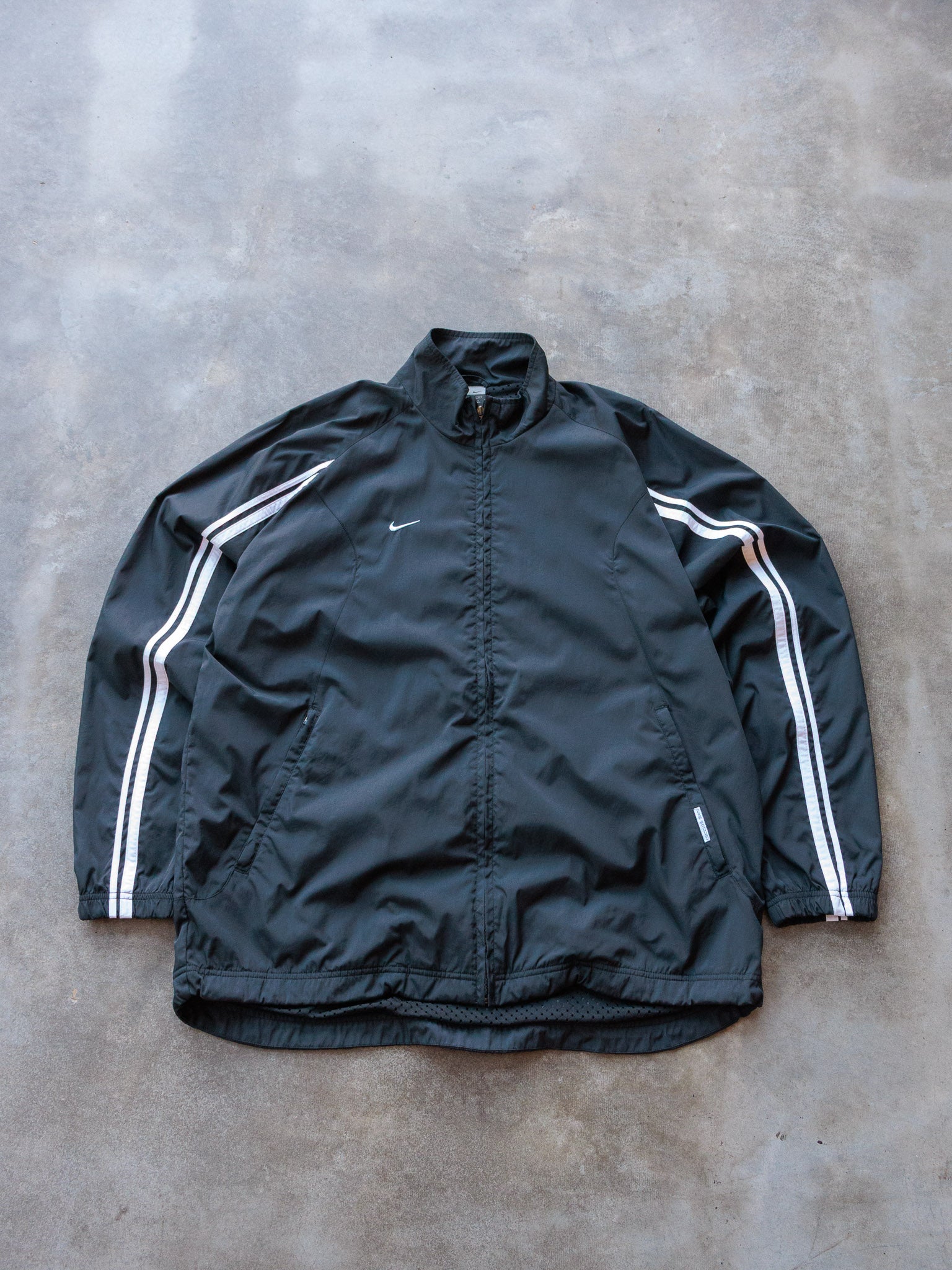 Vintage 00s Black Nike Track Jacket (L)