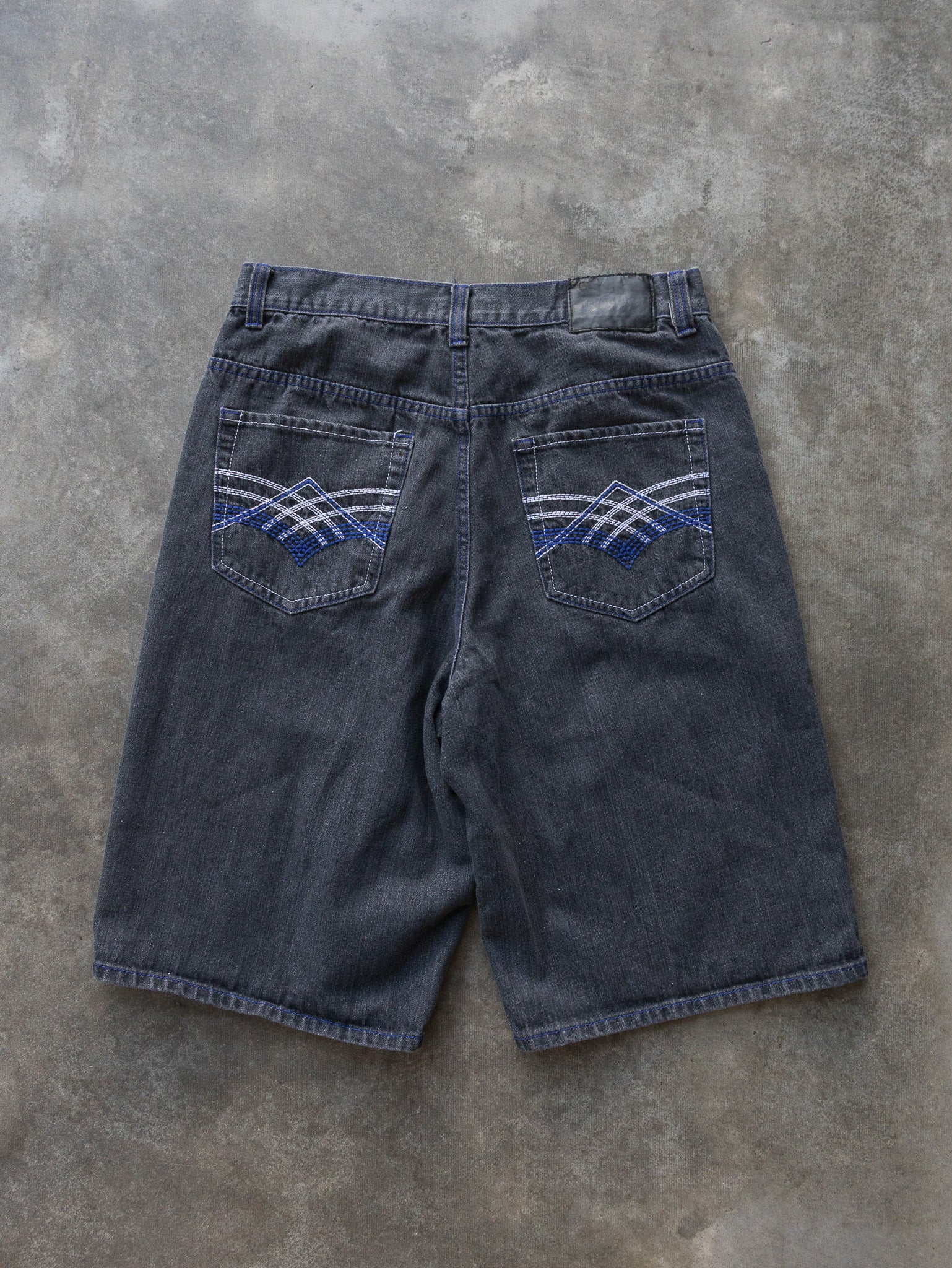 Vintage Dark Wash Urban Label Denim Shorts (W34)