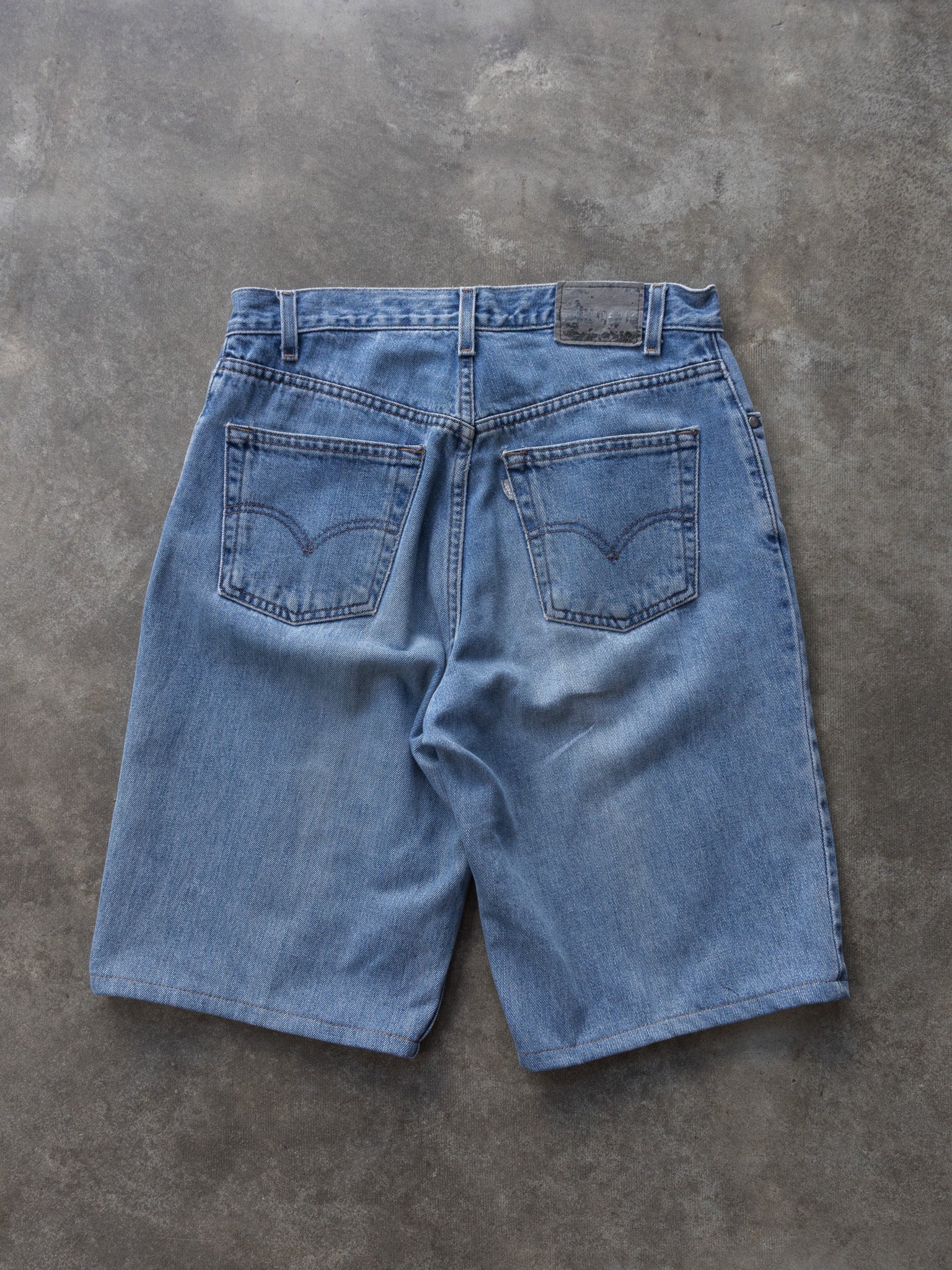 Vintage Levi’s Silver Tab Denim Shorts (W31)