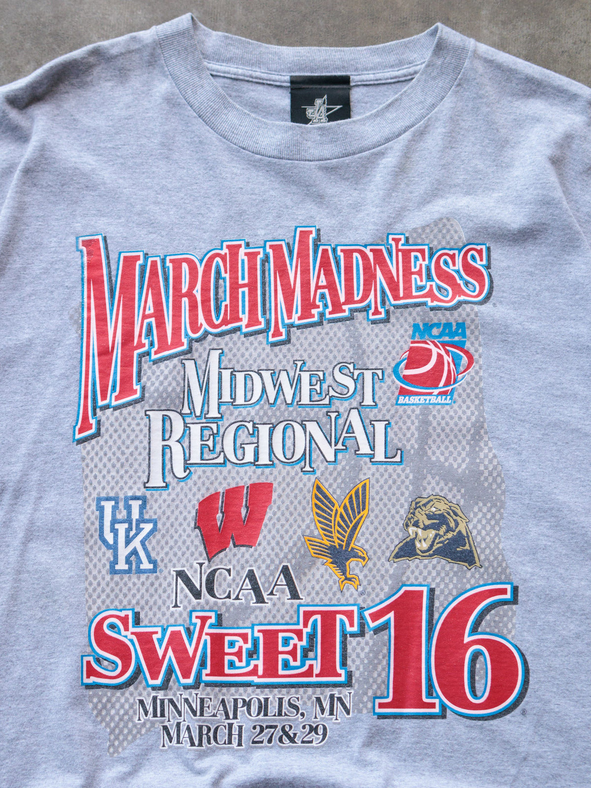 Vintage 00s Grey NCAA March Madness Sweet 16 Tee (XL)
