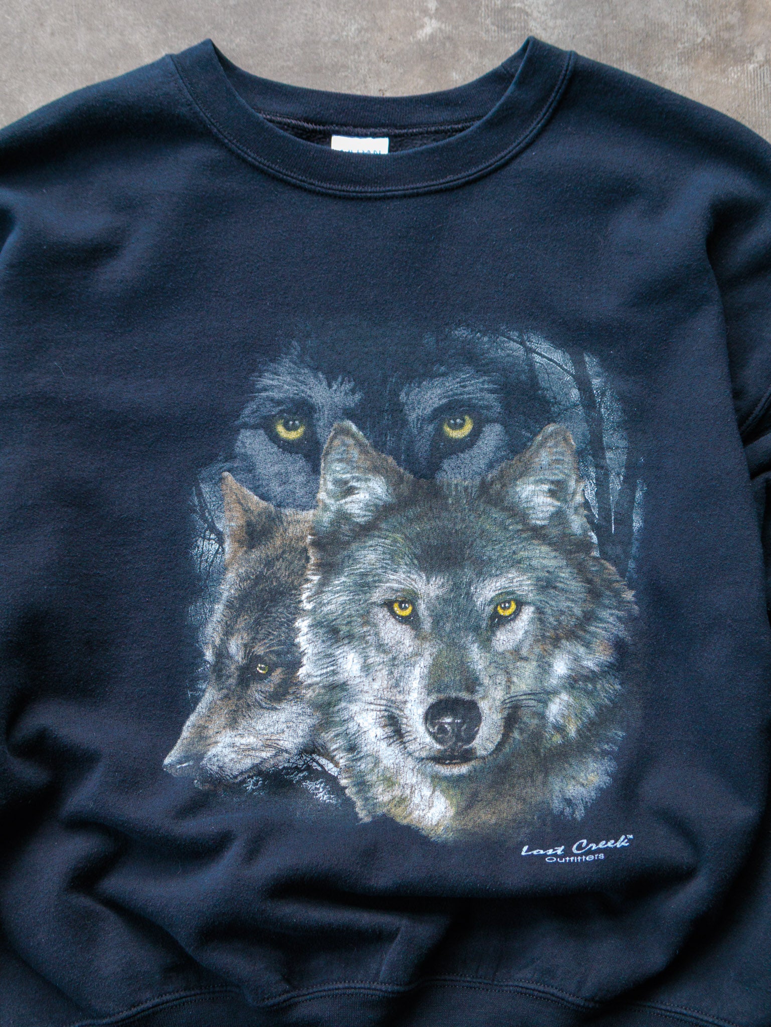 Vintage Black Gildan Wolf Graphic Sweatshirt (L)