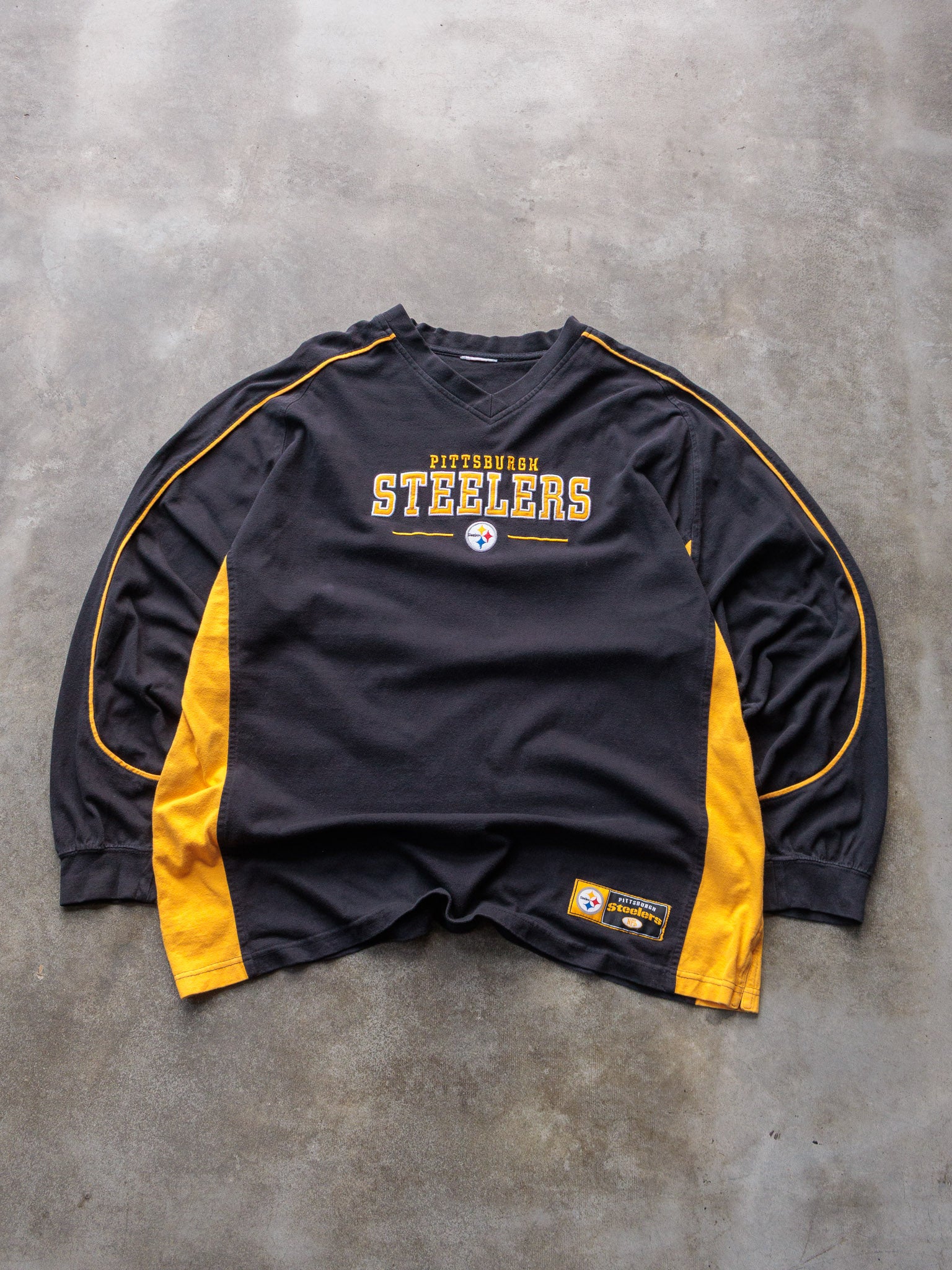 Vintage 00s Black & Yellow Pittsburgh Steelers Long Sleeve (2XL)