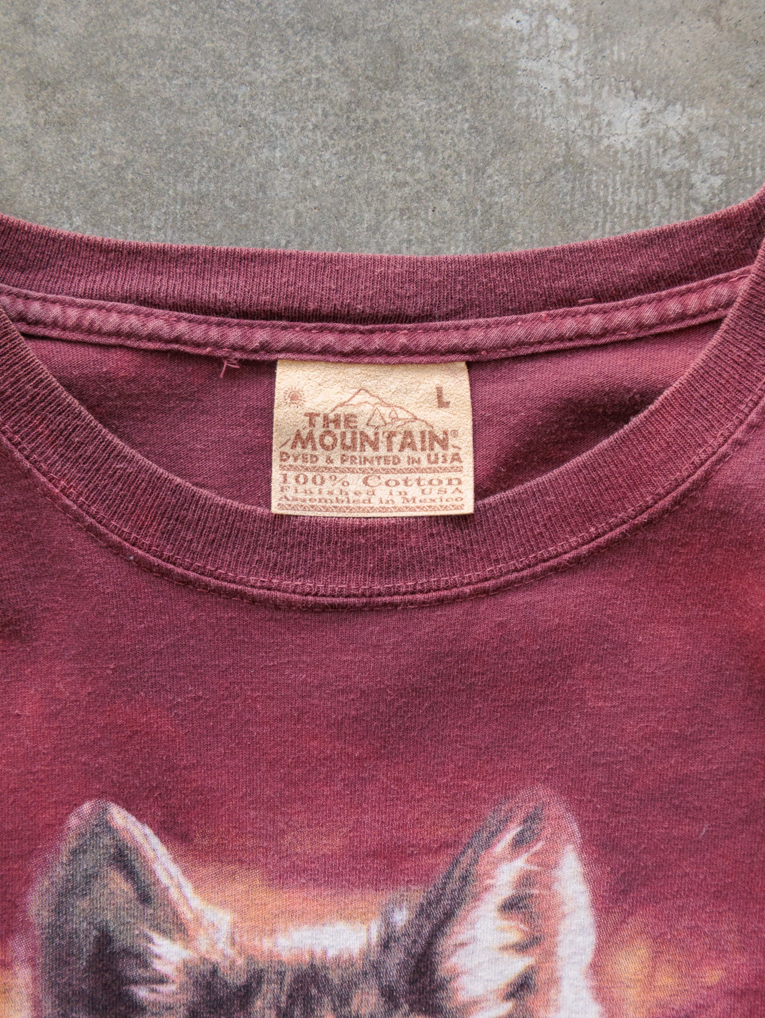 Vintage Burgundy Wolf Graphic Tee (L)