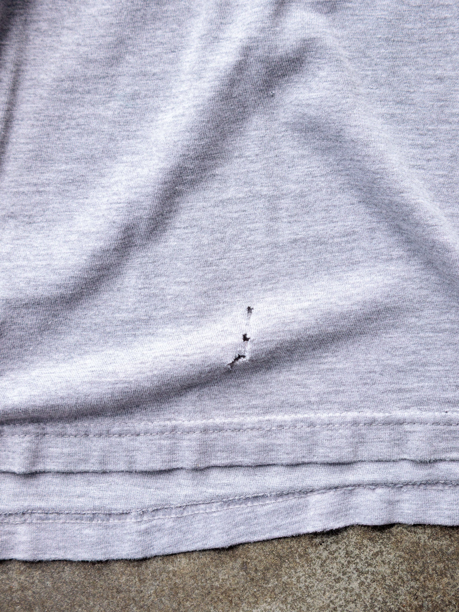 Vintage 90s Grey Tommy Hilfiger Tee (M)