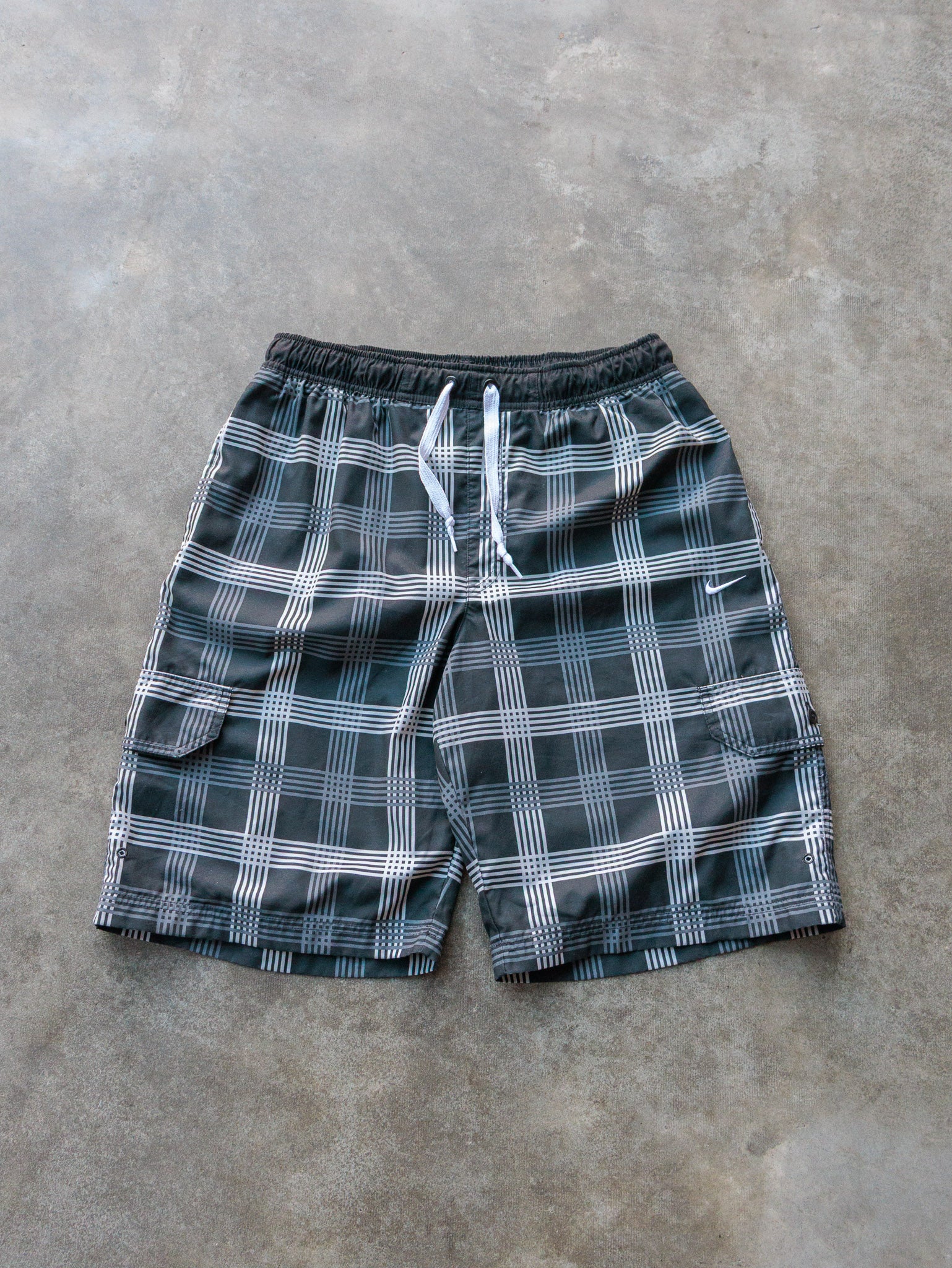 Vintage Black Plaid Nike Cargo Swim Shorts (M)