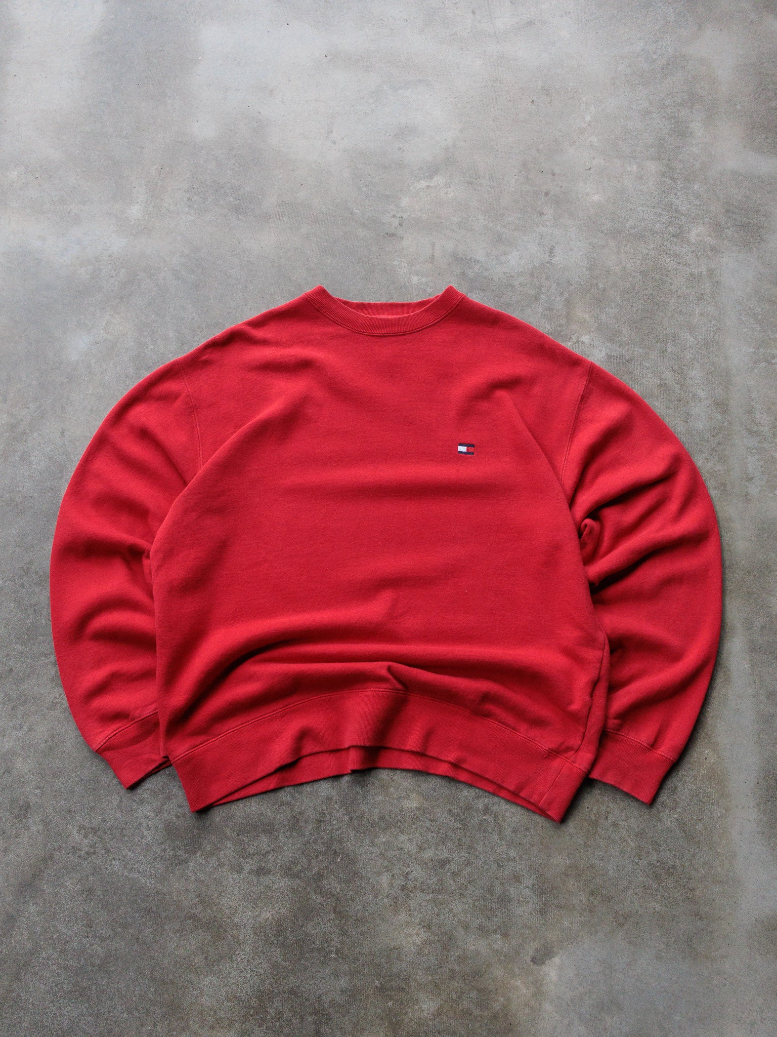 Vintage 90s Red Tommy Hilfiger Sweatshirt (M)