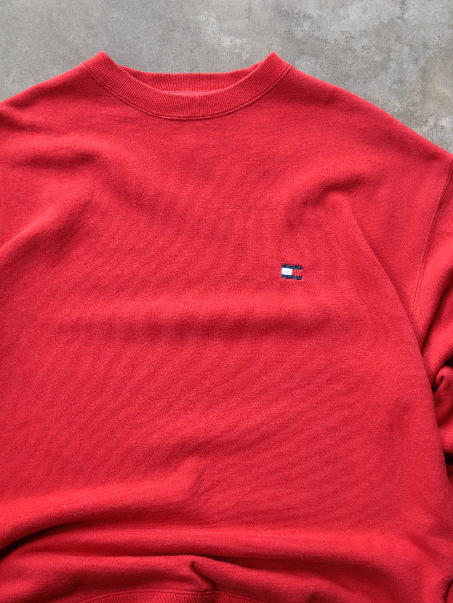 Vintage 90s Red Tommy Hilfiger Sweatshirt (M)
