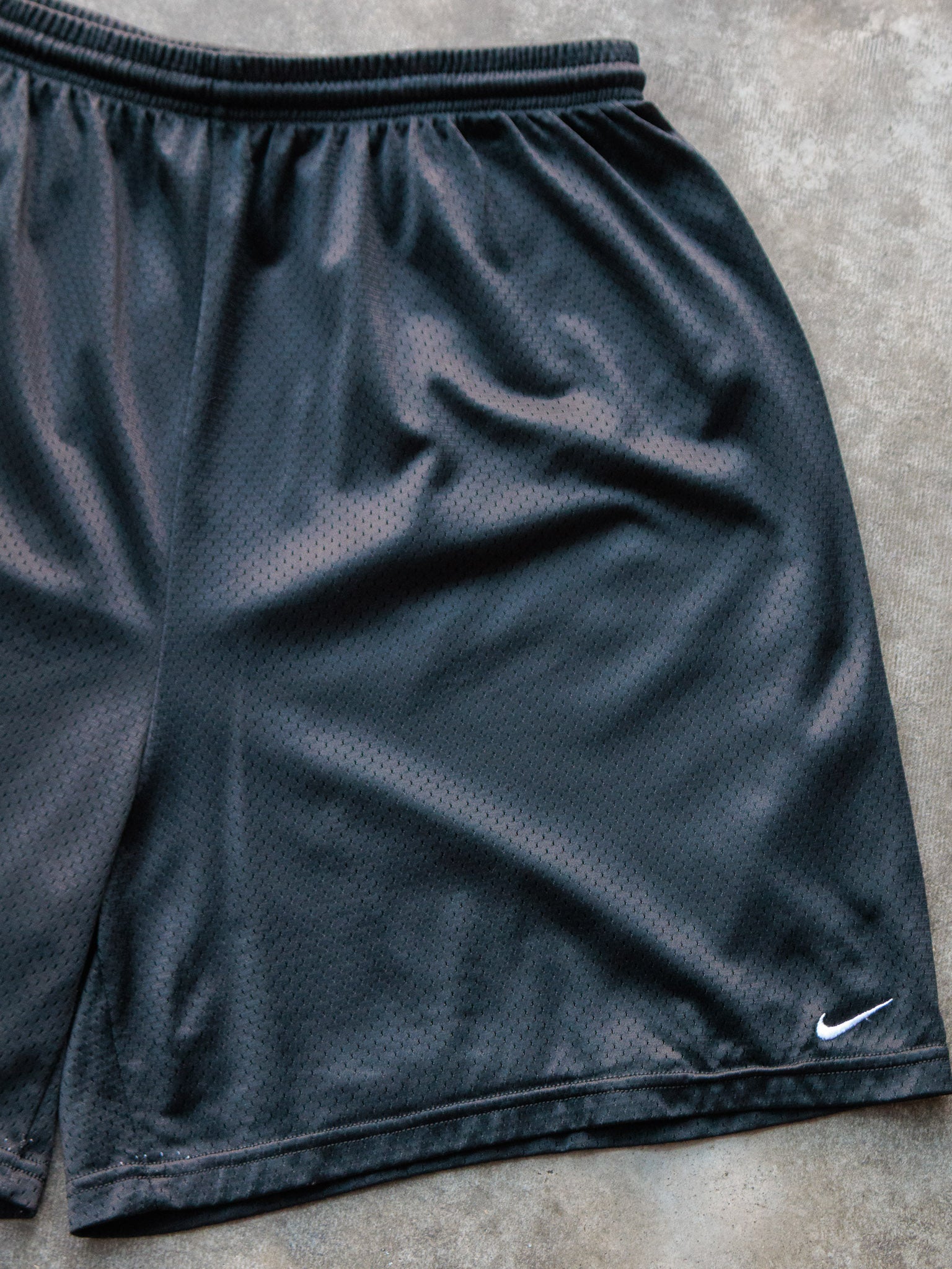 Vintage 00s Black Nike Basketball Shorts (2XL)