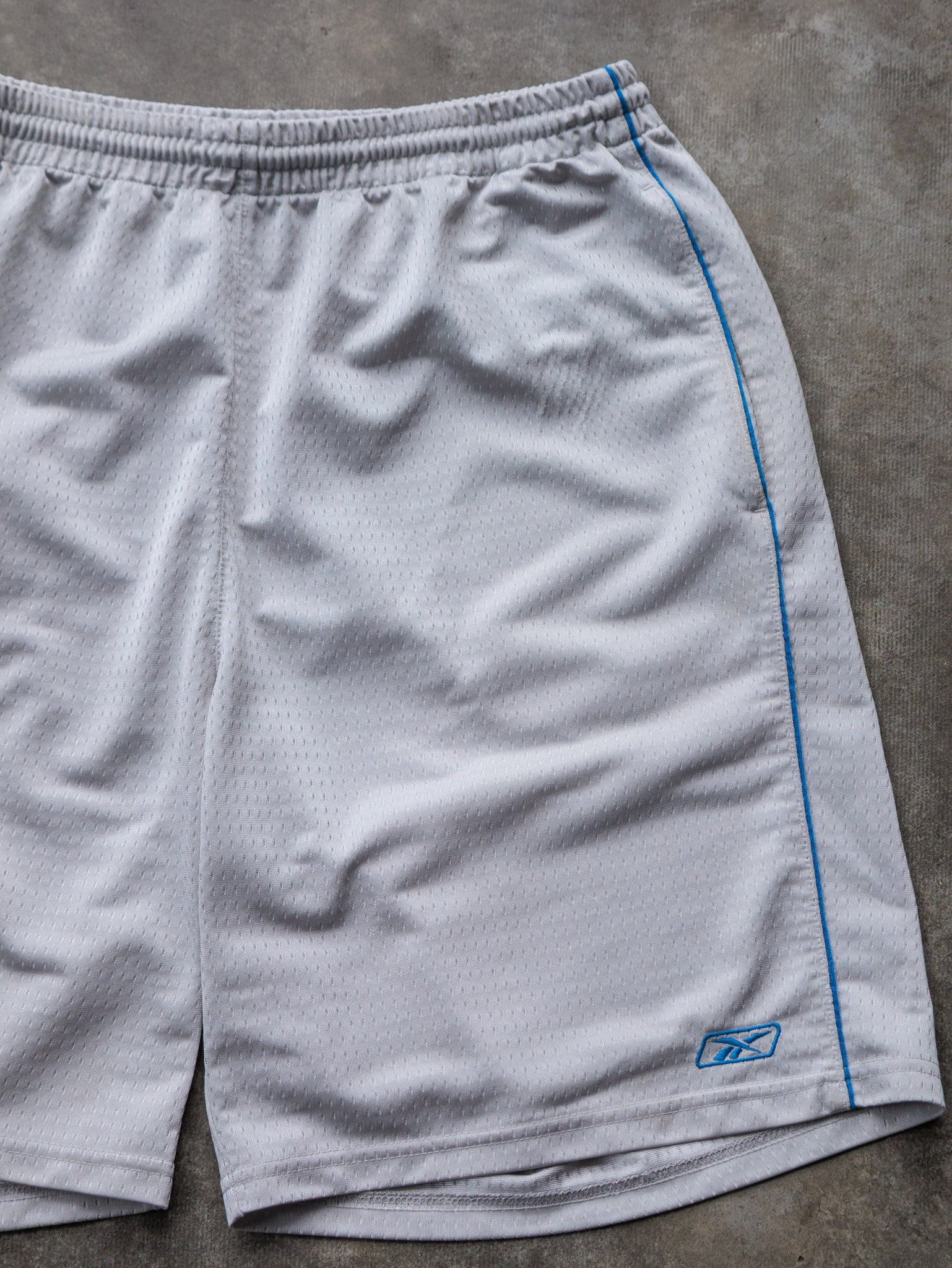 Vintage 00s Grey Reebok Basketball Shorts (L)