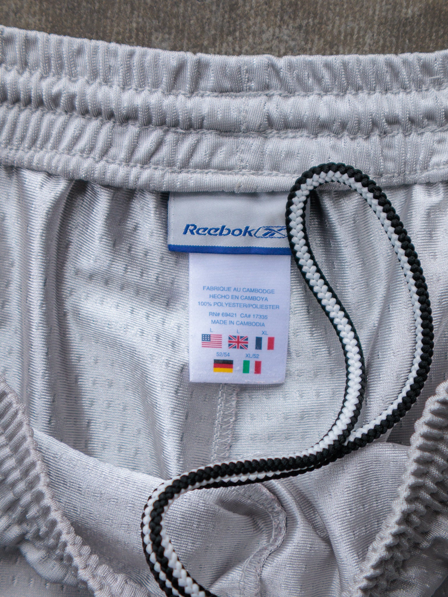 Vintage 00s Grey Reebok Basketball Shorts (L)