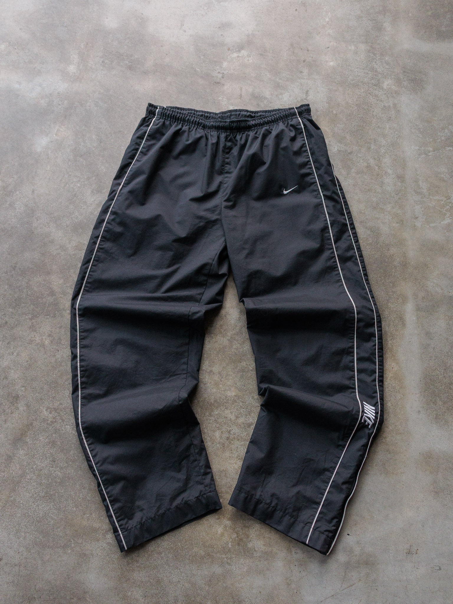 Vintage 00s Black Nike Track Pants (M)