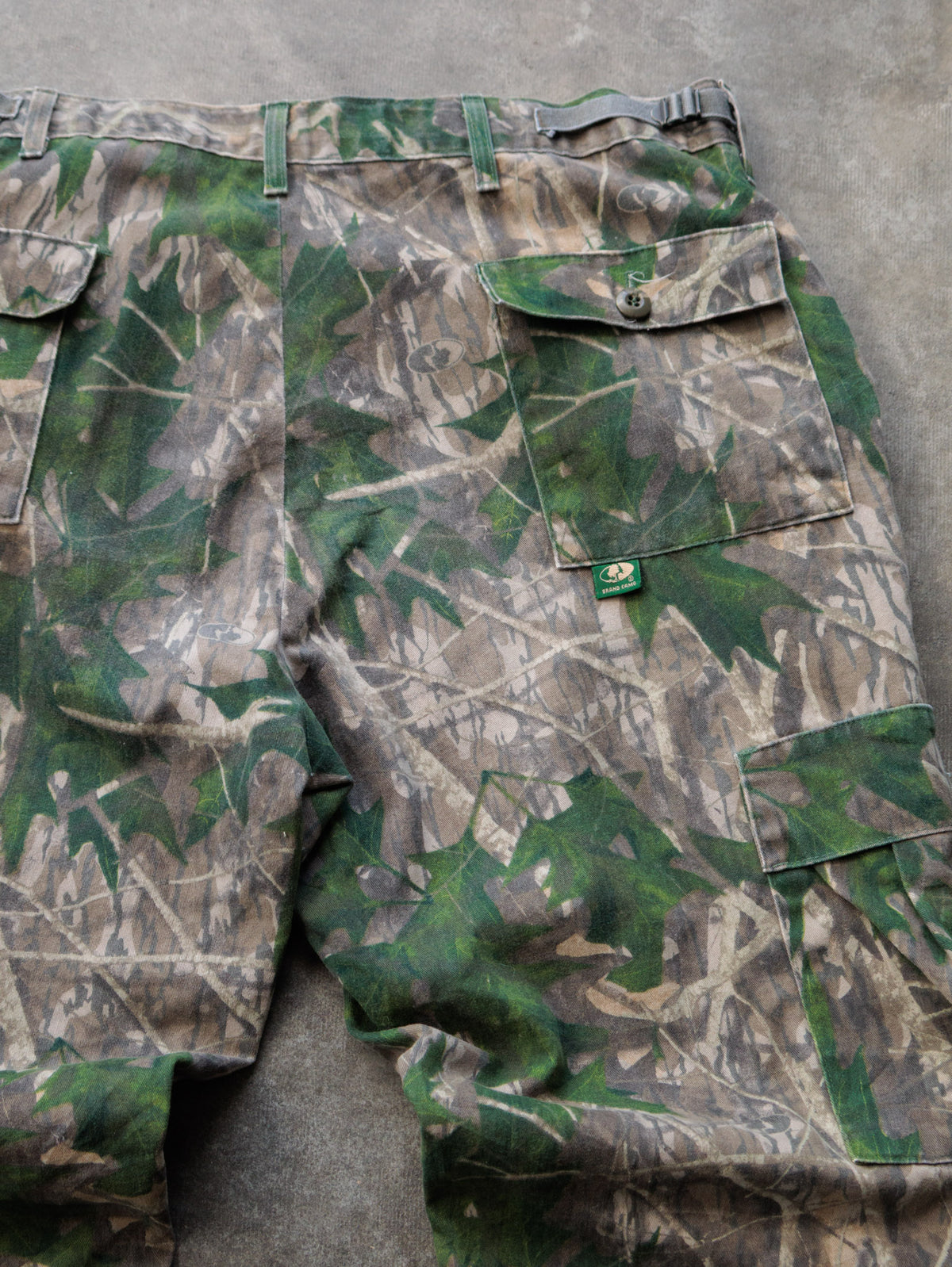 Vintage 90s Green Camo Mossy Oak Cargo Pants (L)