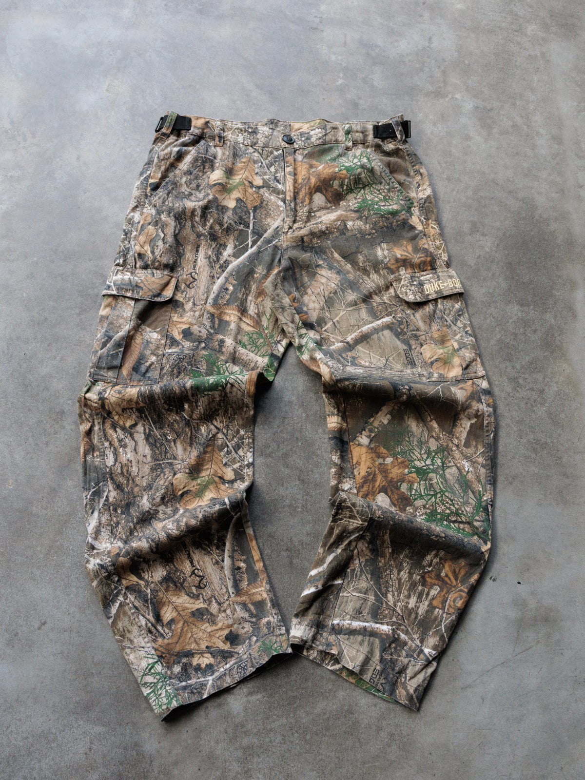Vintage Brown Realtree Edge Camo Duke + Boone Cargo Pants (L)