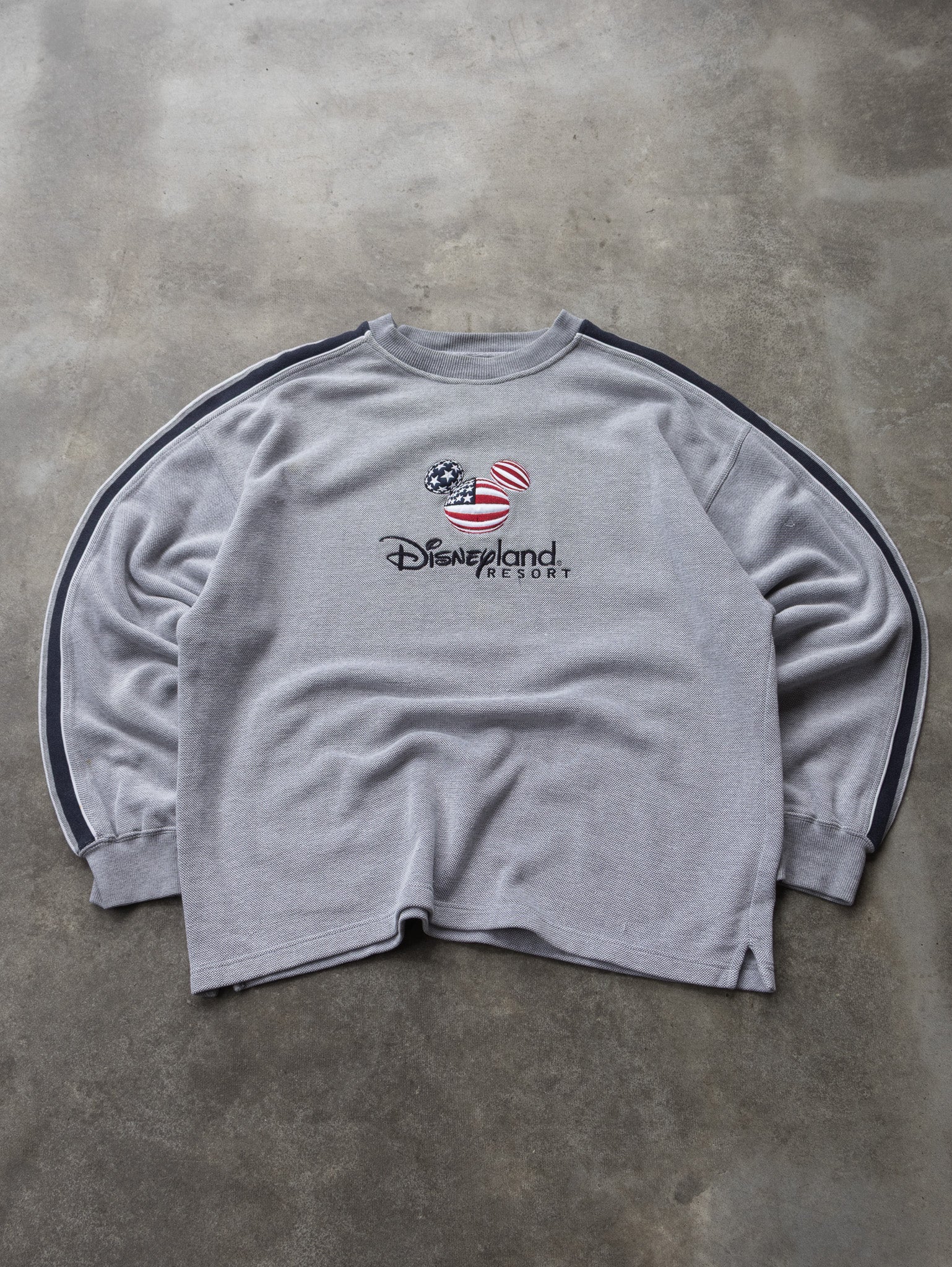 Vintage Grey Disneyland Resort USA Sweatshirt (L)