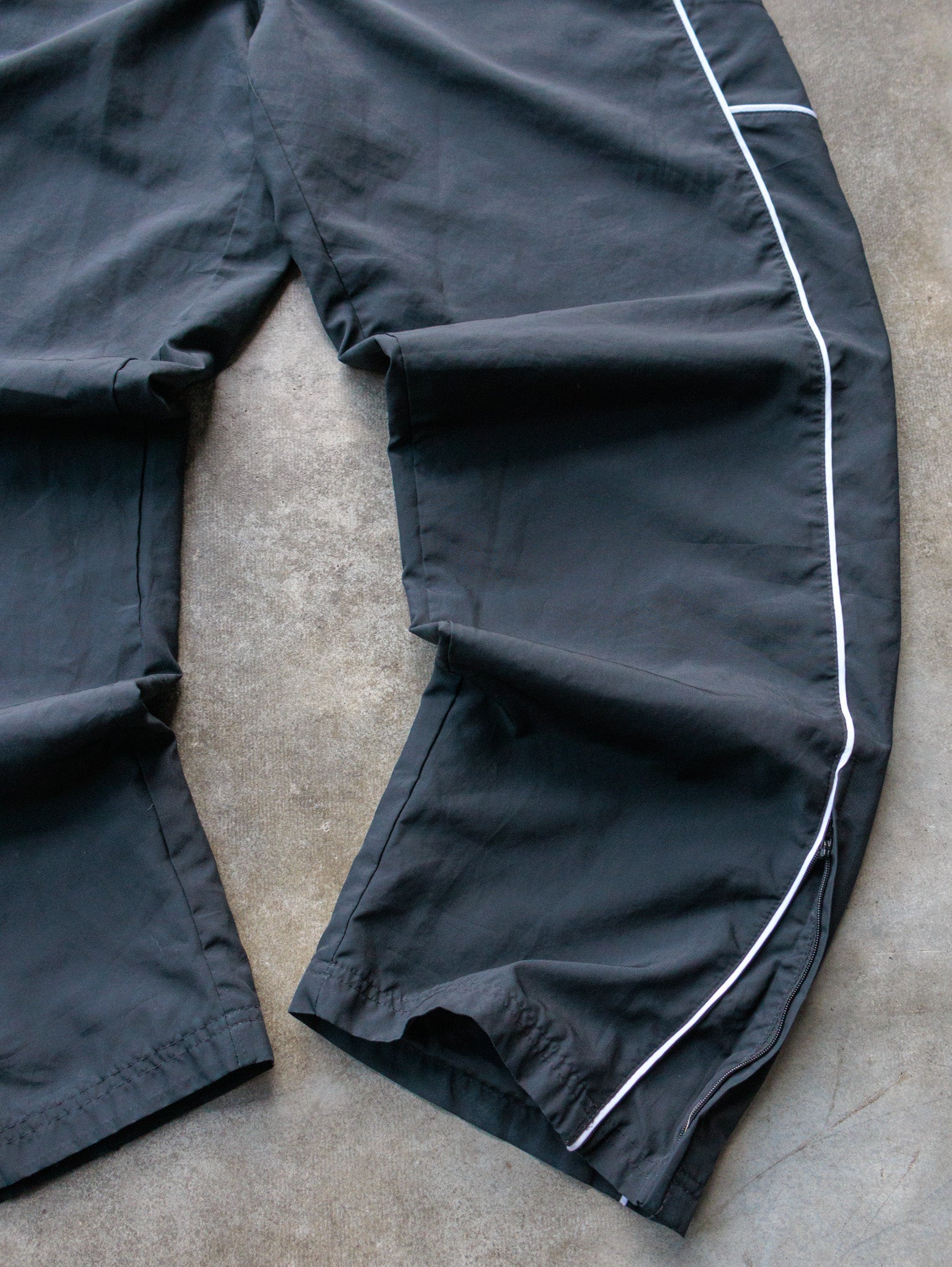 Vintage 00s Black Nike Track Pants (L)
