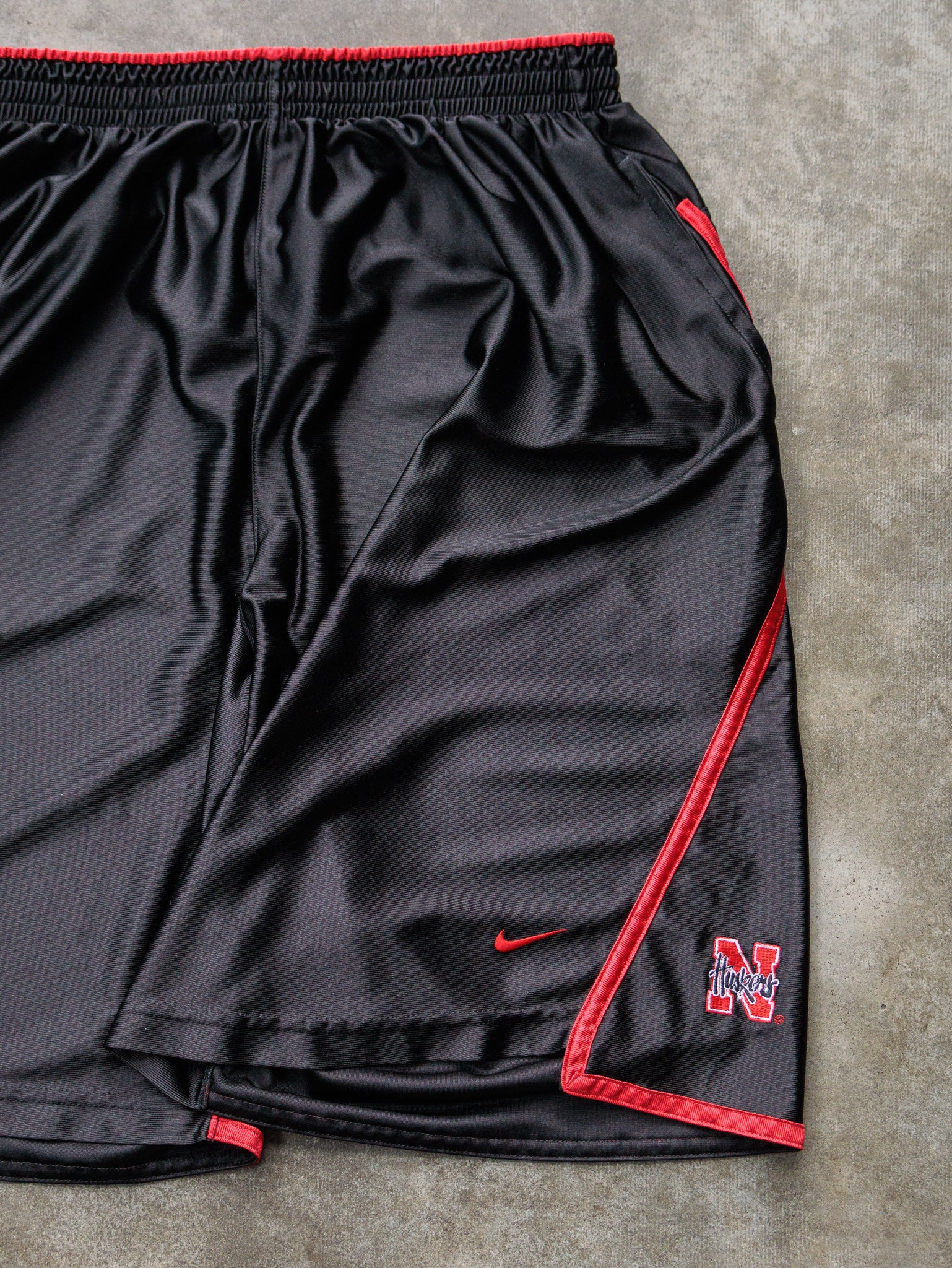 Vintage 00s Nike Nebraska Huskers Basketball Shorts (XL)
