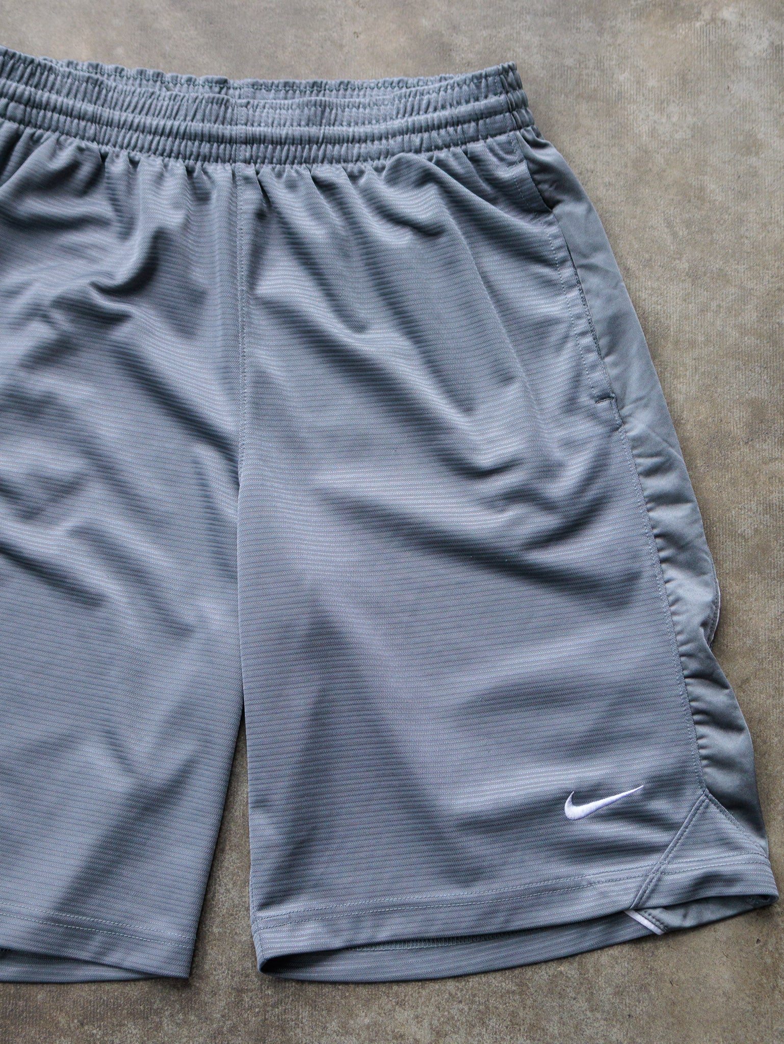 Vintage Grey Nike Basketball Shorts (M)