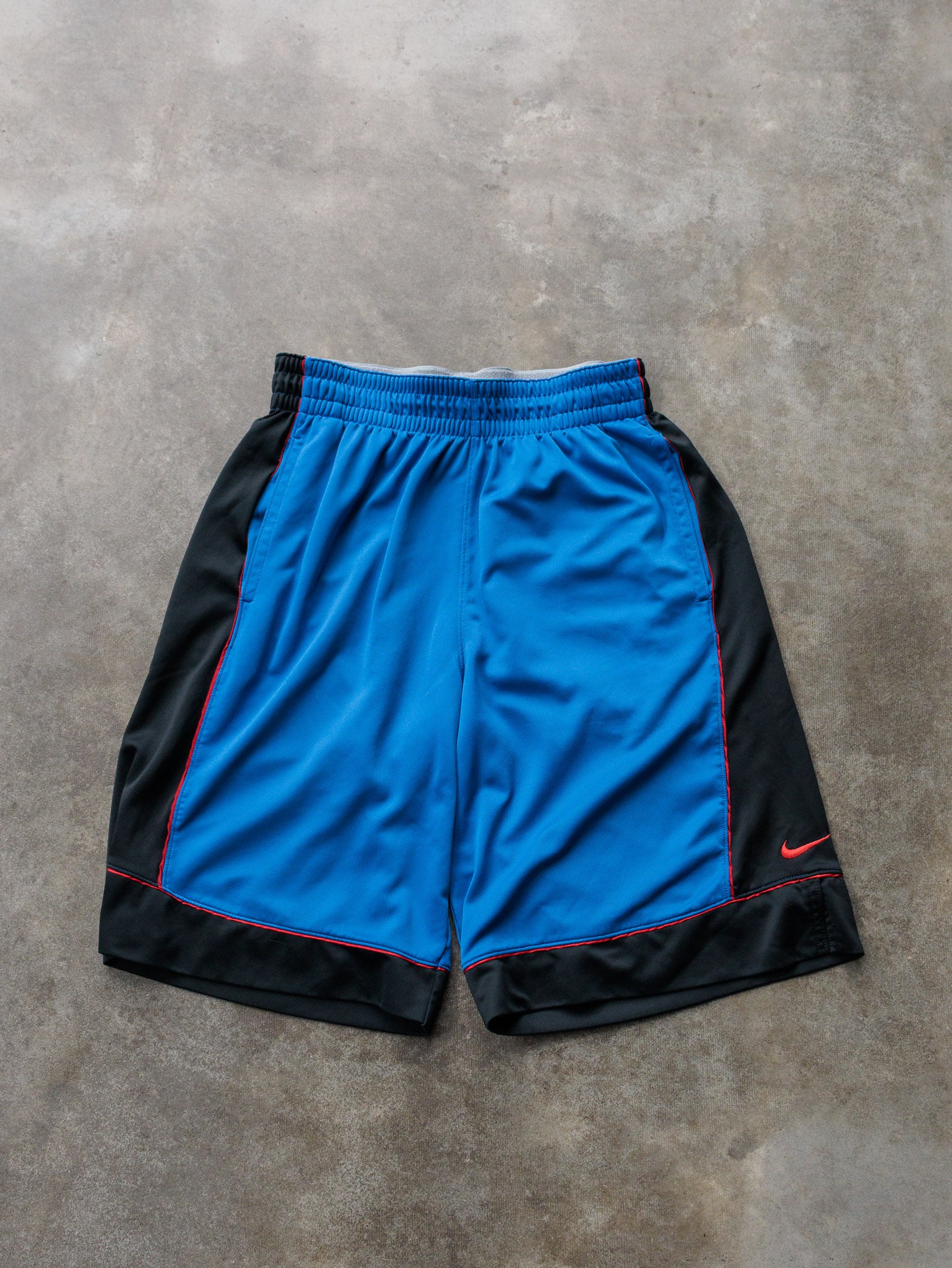 Vintage 00s Blue Nike Basketball Shorts (L)
