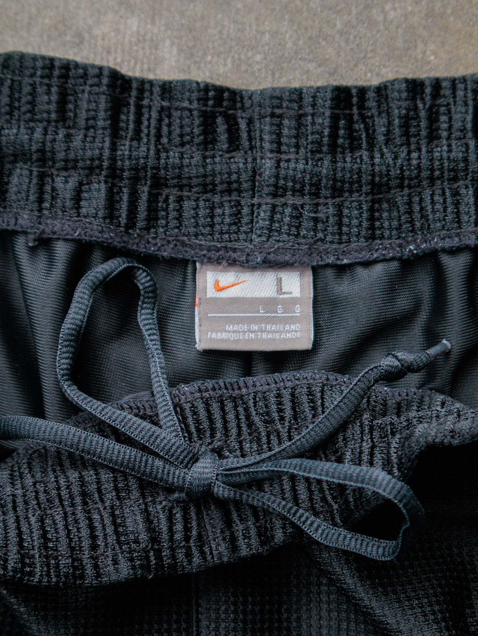 Vintage 00s Black Nike Basketball Shorts (L)
