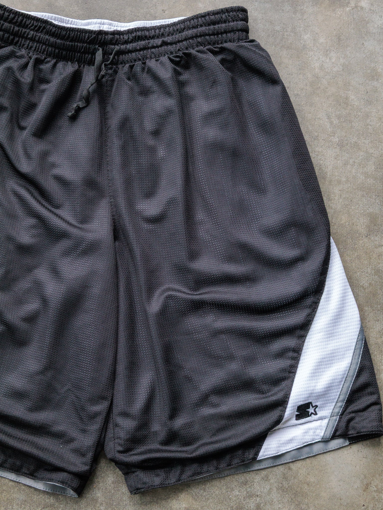 Vintage Black & White Starter Mesh Shorts (S)