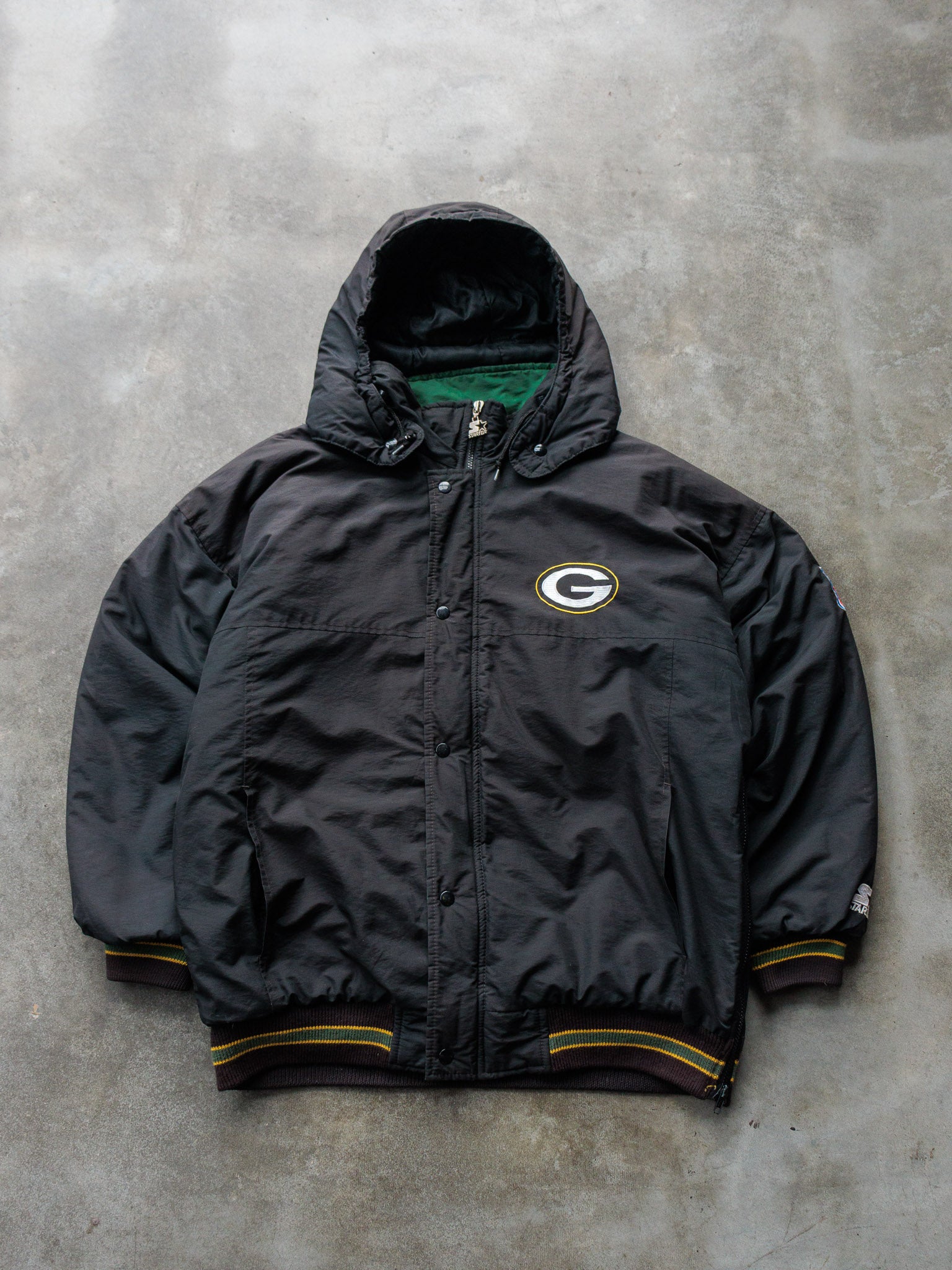 Vintage 90s Black Starter Green Bay Packers Puffer Jacket (L)