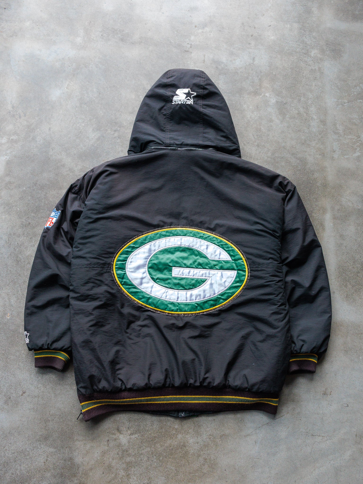 Vintage 90s Black Starter Green Bay Packers Puffer Jacket (L)