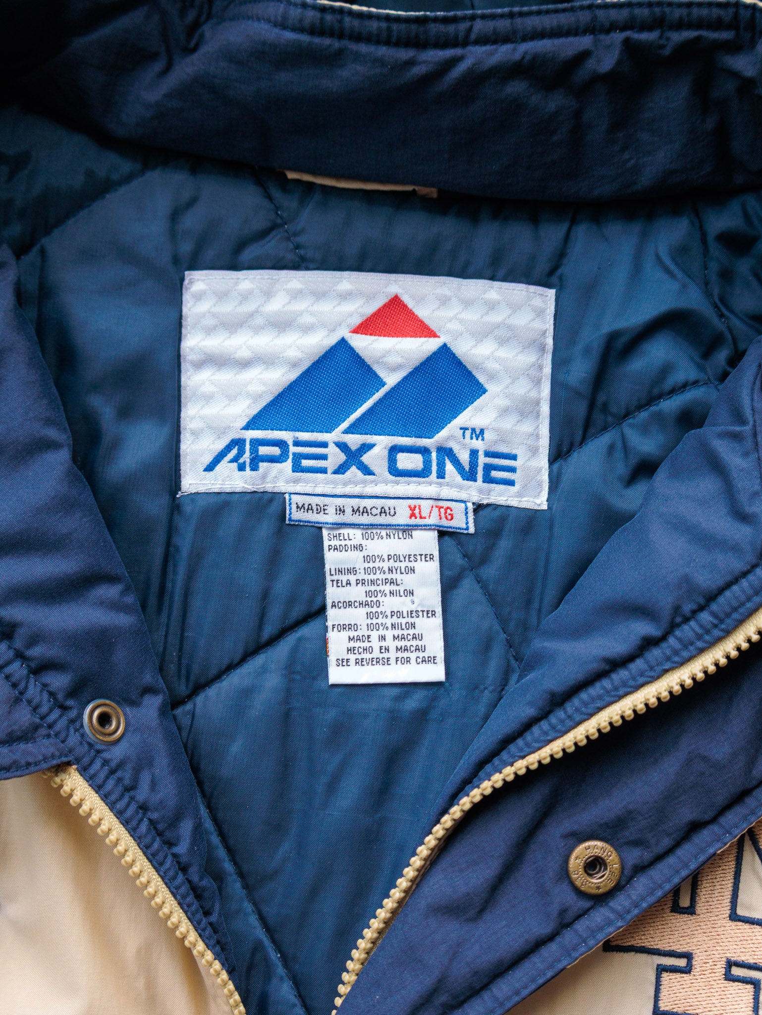 Vintage 90s Blue & Cream Apex One Notre Dame Fighting Irish Puffer Jacket (XL)