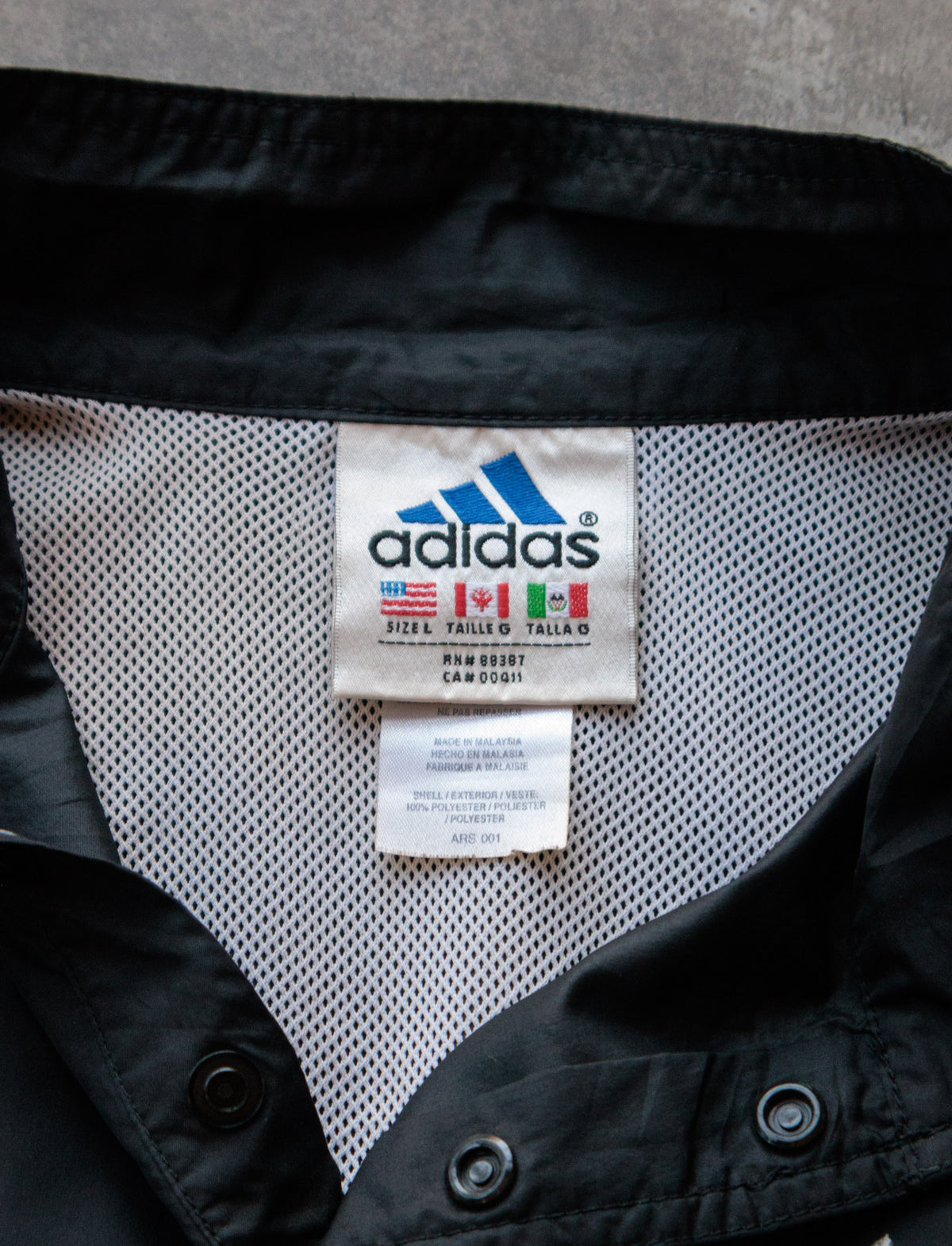 Vintage 90s Black Adidas Windbreaker (L)