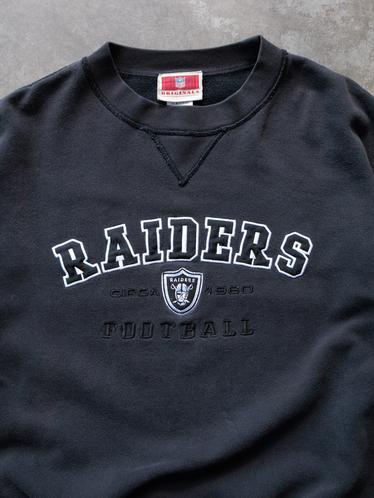 Vintage 00s Black Raiders Sweatshirt (M)