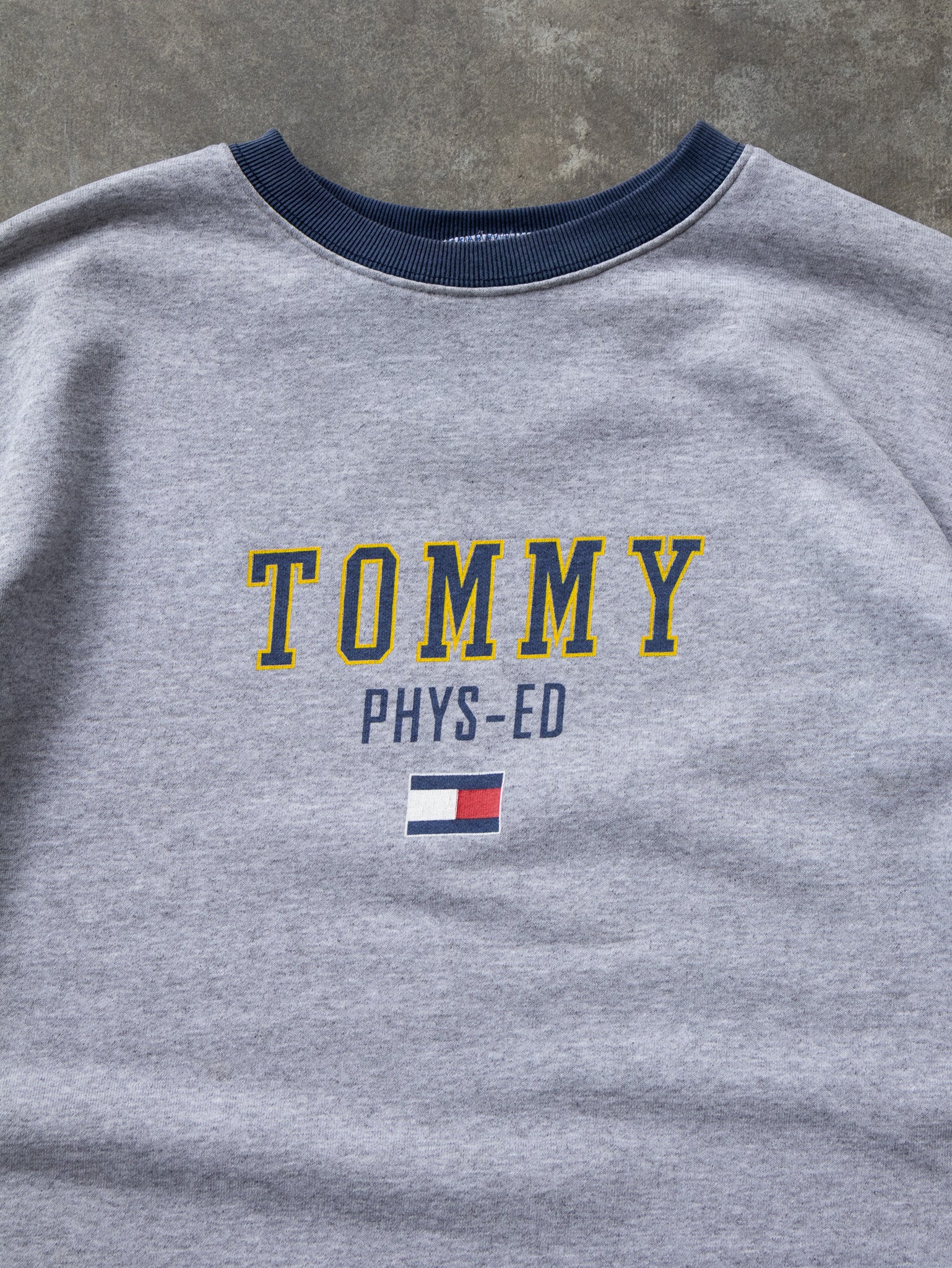 Vintage 90s Grey Tommy Hilfiger Sweatshirt (L)