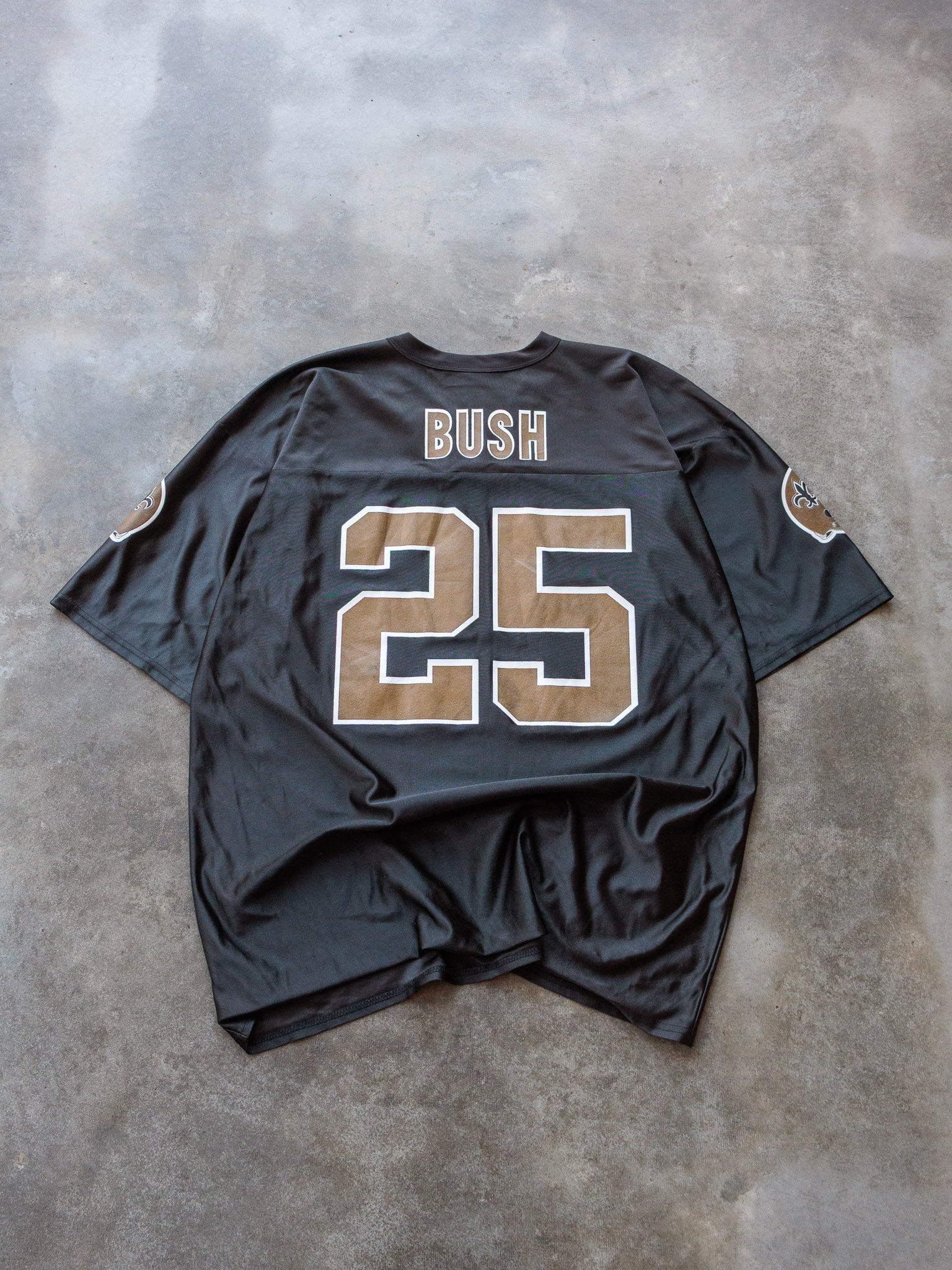 Vintage 00s New Orleans Saints Reggie Bush NFL Jersey (XL)