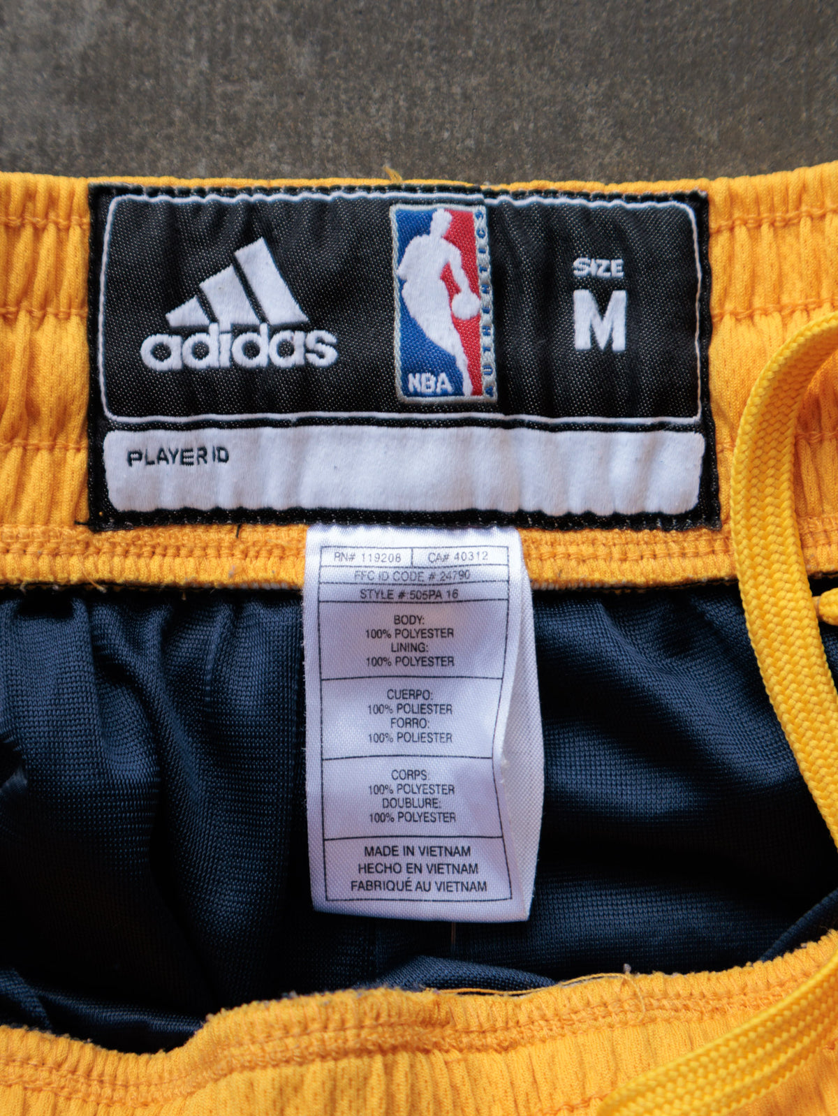 Vintage Navy Adidas Cleveland Cavaliers Basketball Shorts (M)