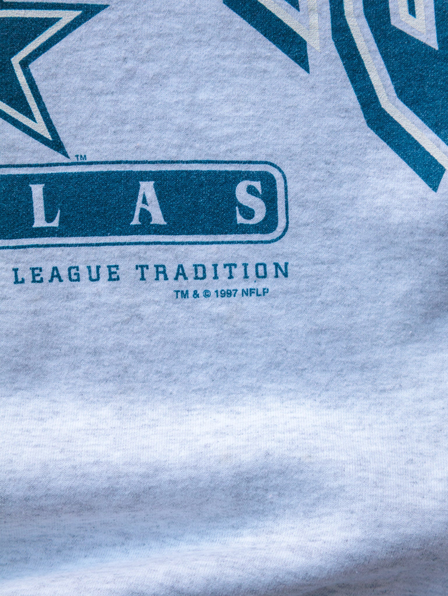 Vintage 1997 Hanes Dallas Cowboys Sweatshirt (XL)