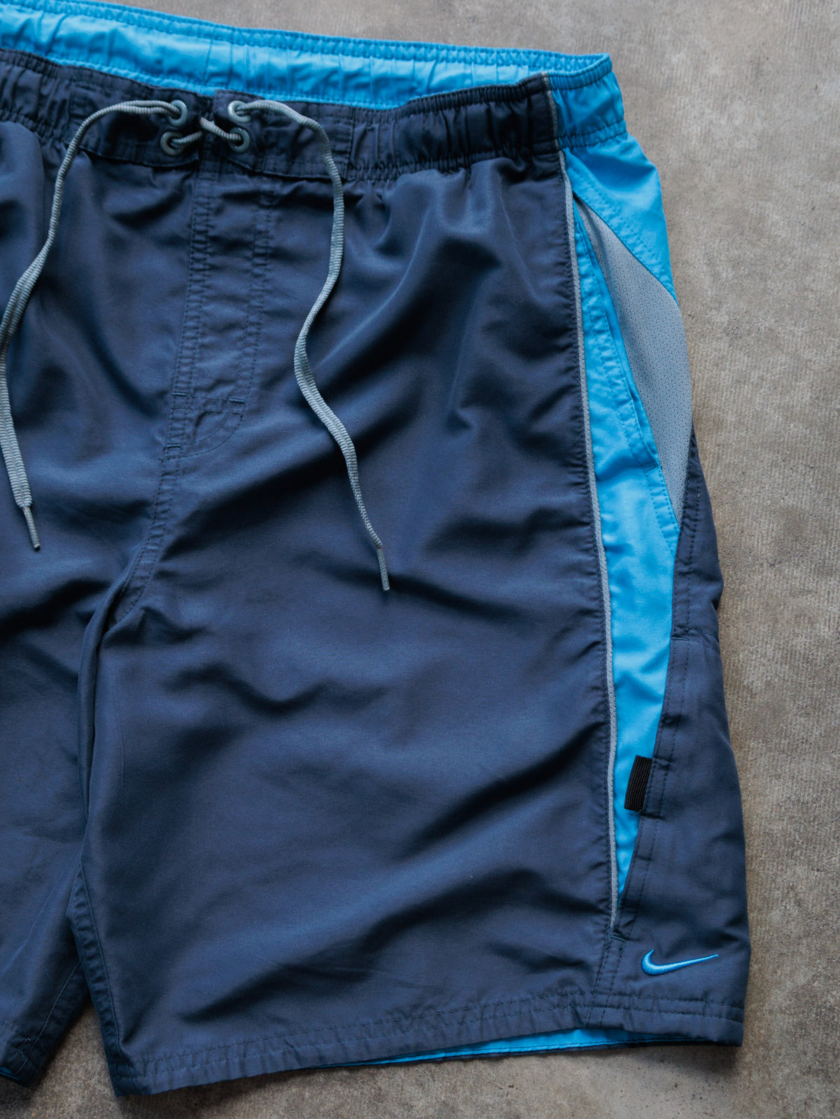 Vintage 00s Navy Nike Swim Shorts (M)
