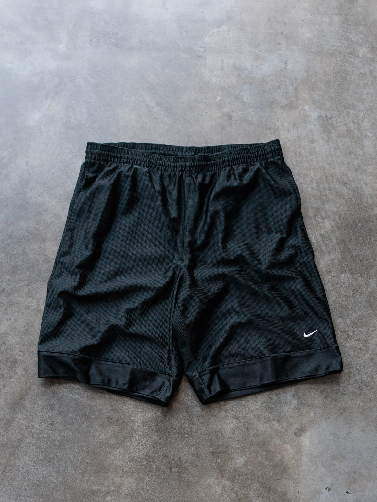 Vintage 00s Black Nike Shorts (XL)
