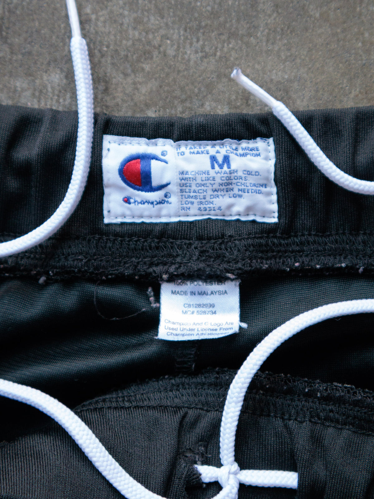 Vintage 00s Black Champion Crimson Hawks Basketball Shorts (M)