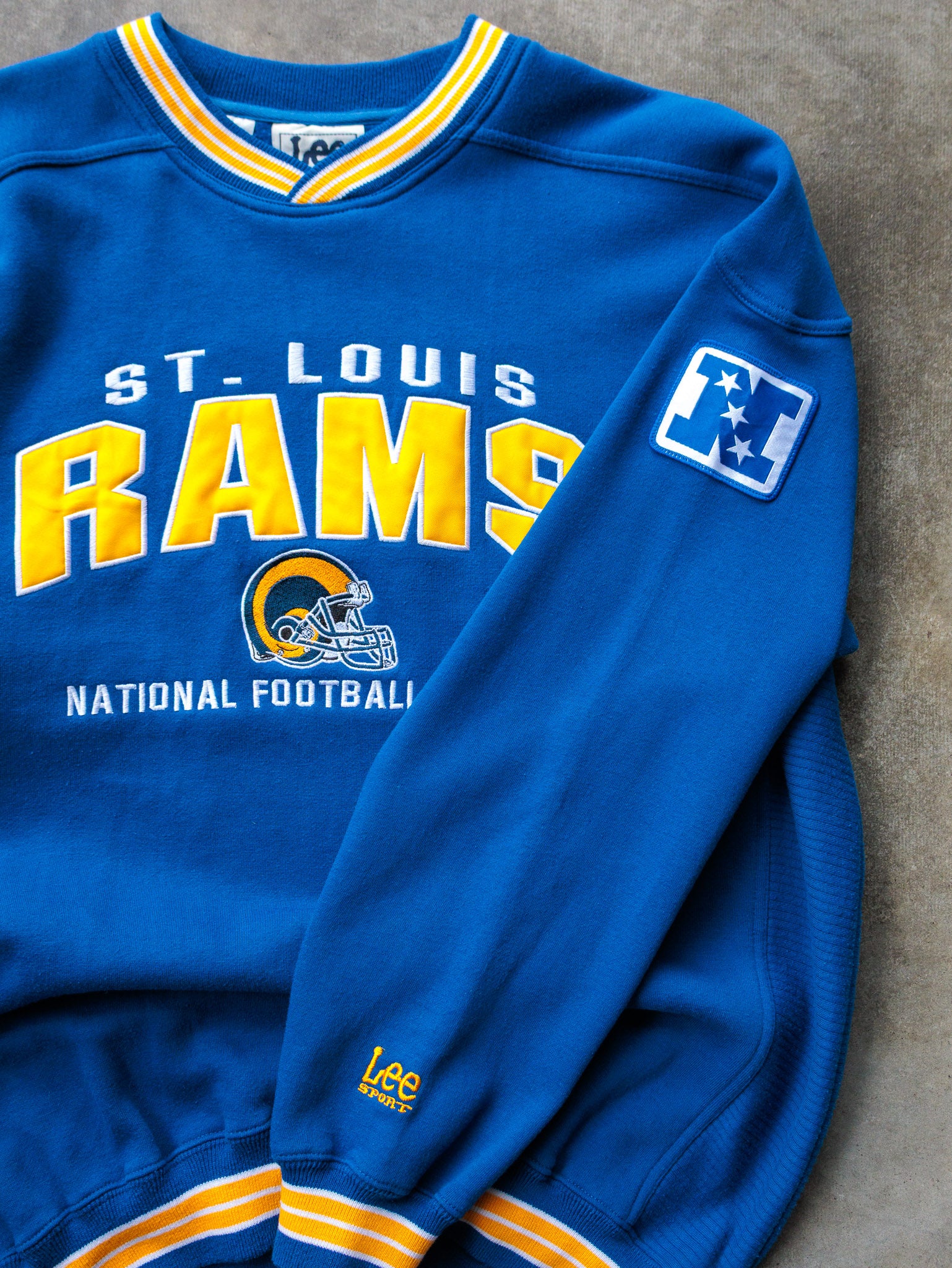 Vintage 90s Blue St. Louis Rams Sweatshirt (L)